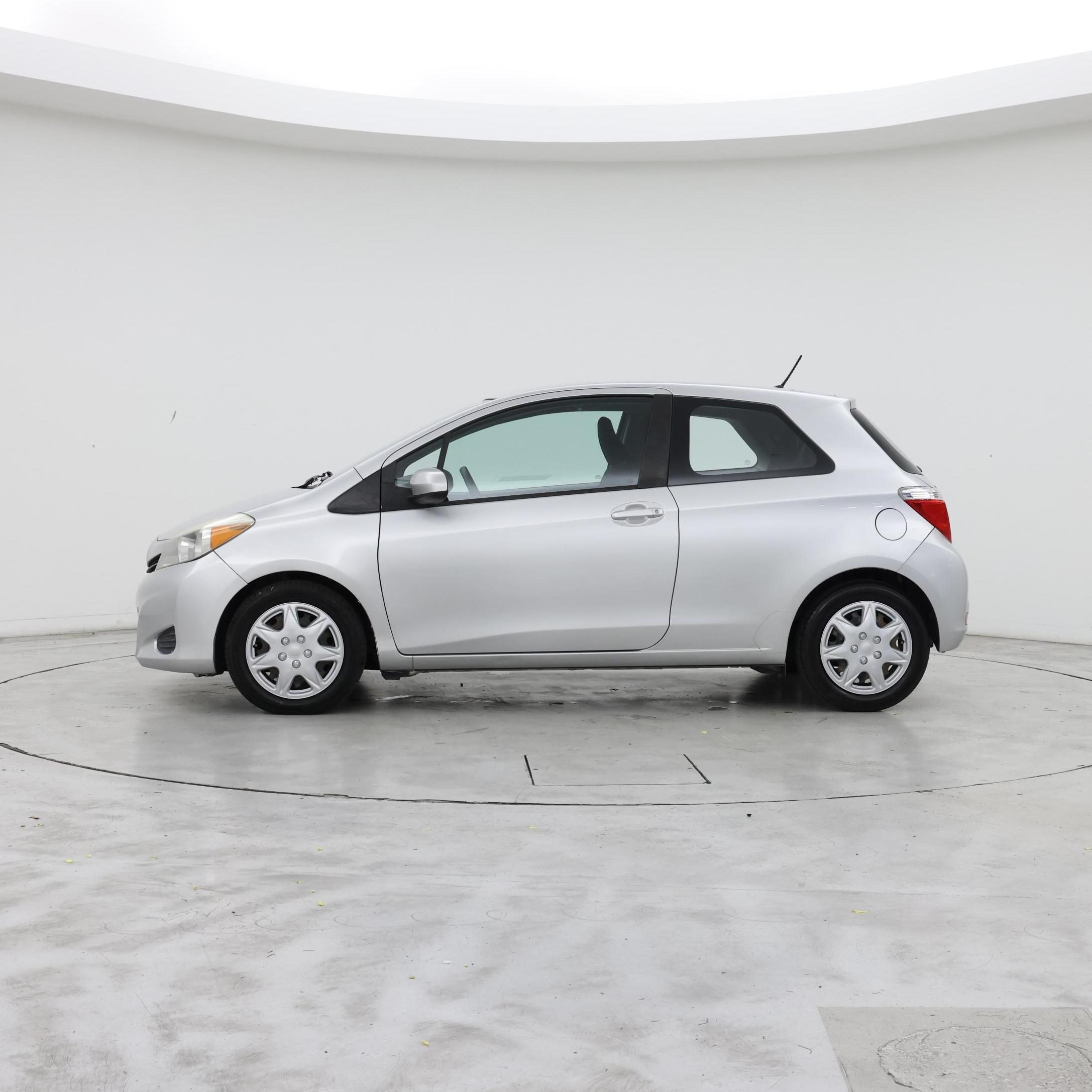 Thumbnail: 2014 Toyota Yaris - 3