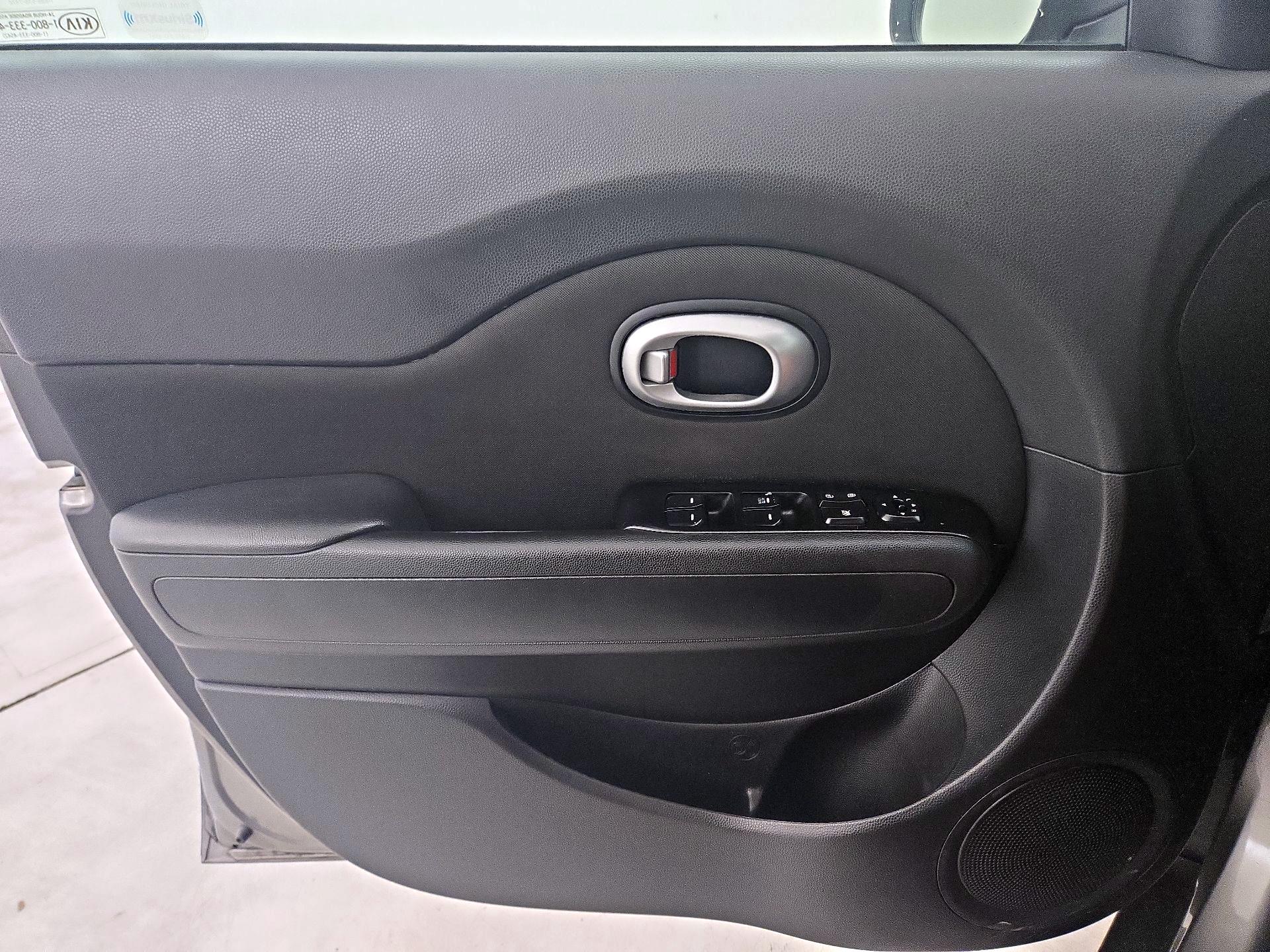 Thumbnail: 2016 Kia Soul - 12
