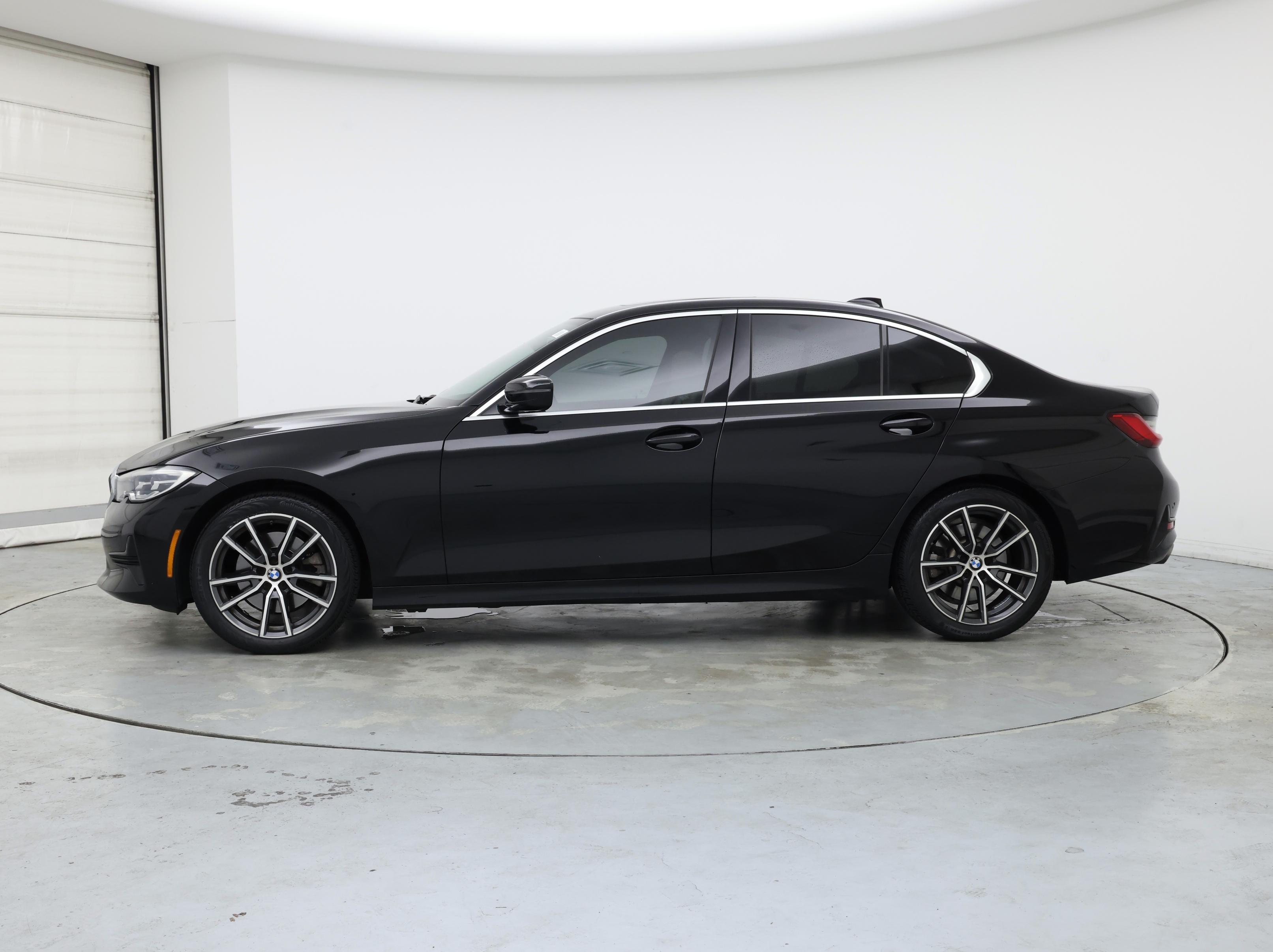 Thumbnail: 2021 BMW 3 Series - 3