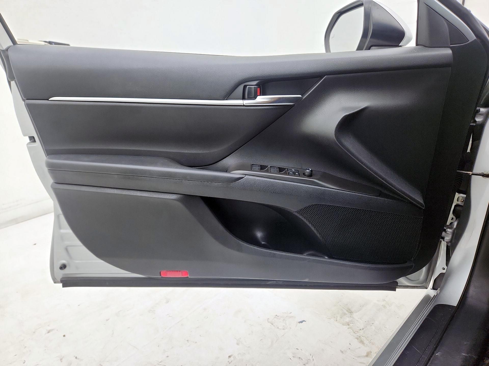 Thumbnail: 2021 Toyota Camry - 12