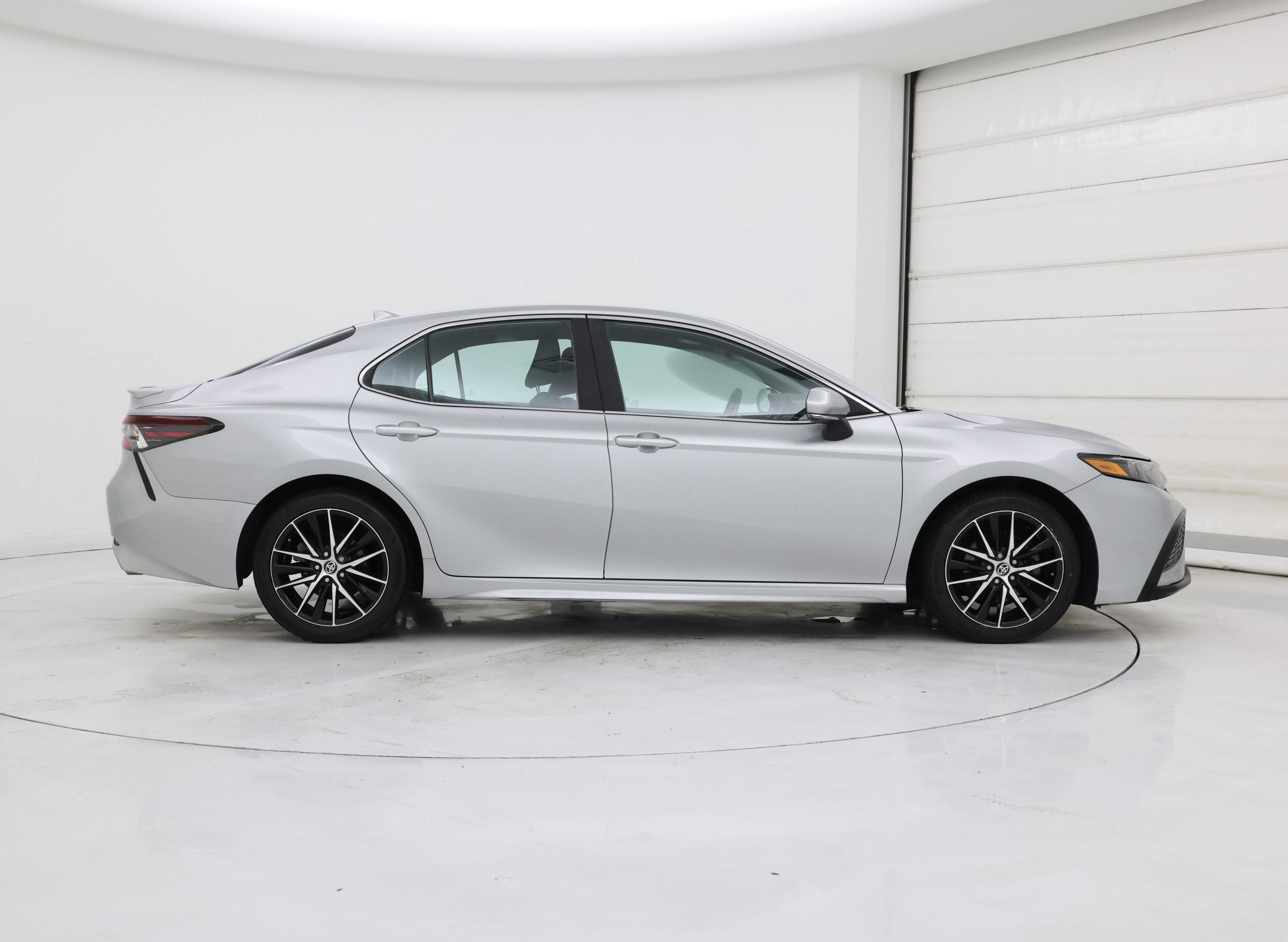 Thumbnail: 2021 Toyota Camry - 7