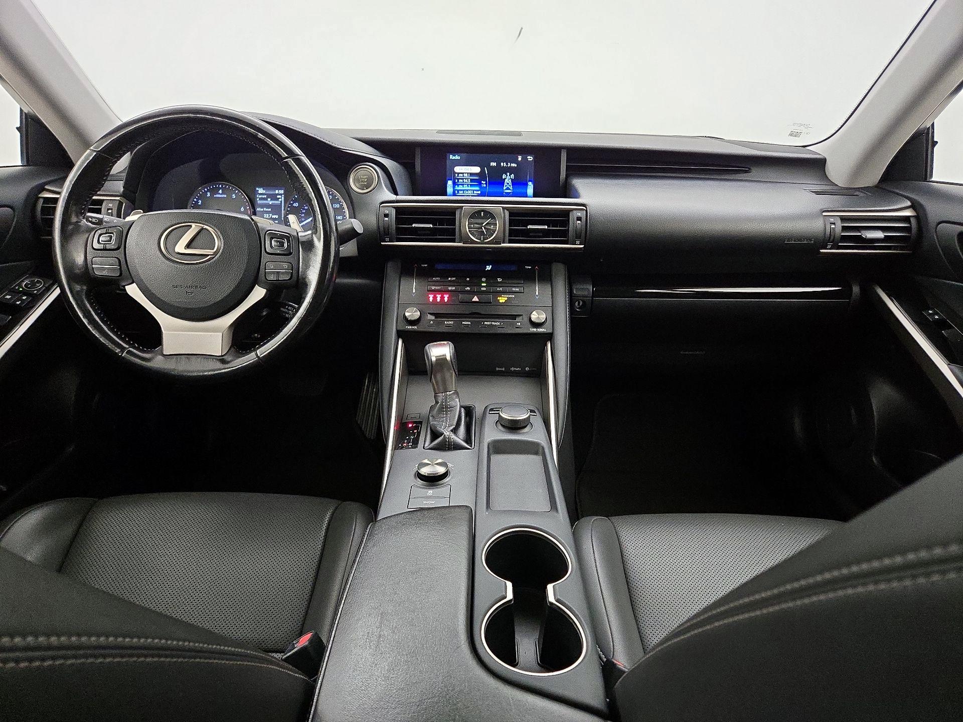 Thumbnail: 2017 Lexus IS - 9