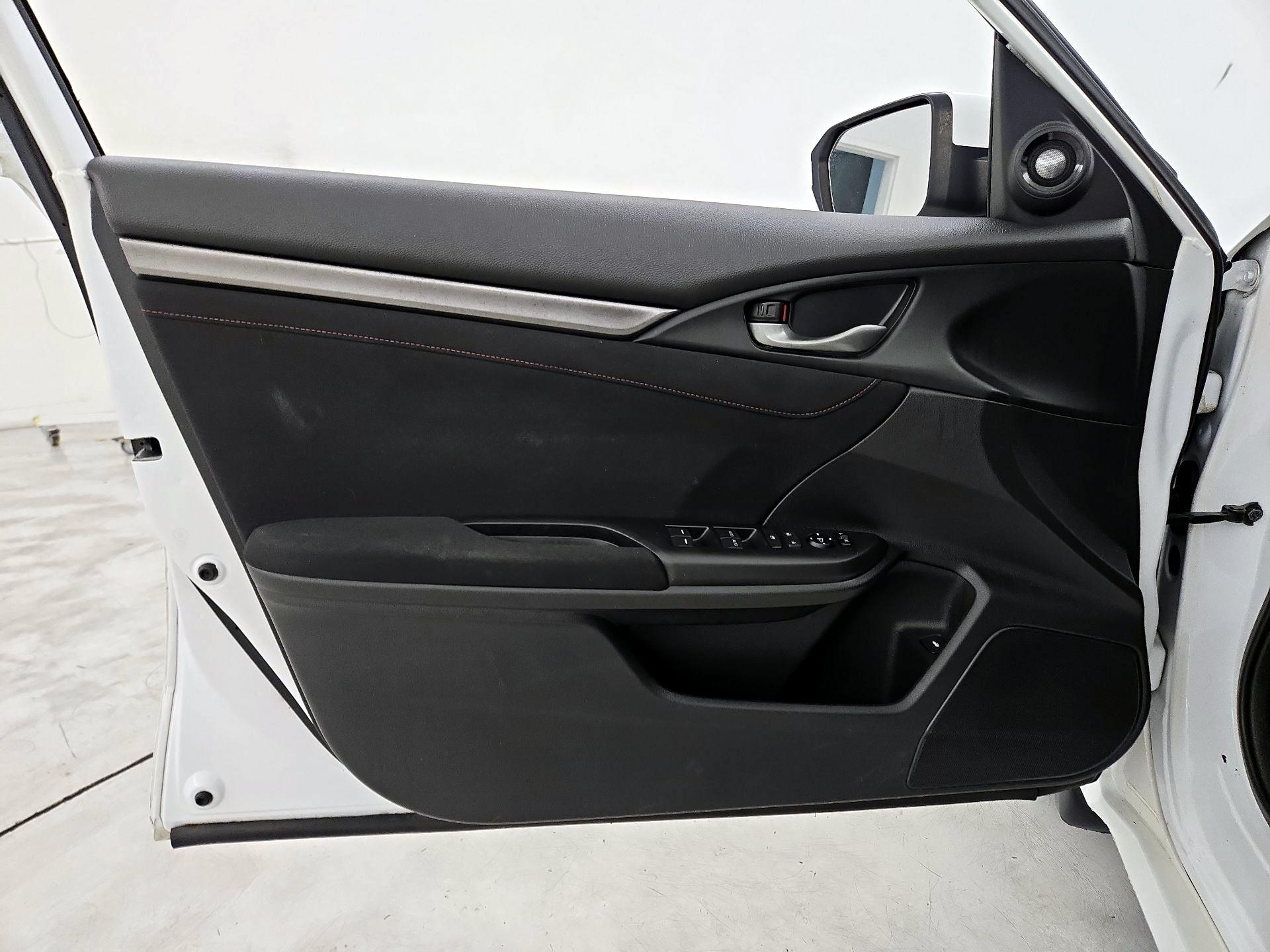 Thumbnail: 2017 Honda Civic - 12