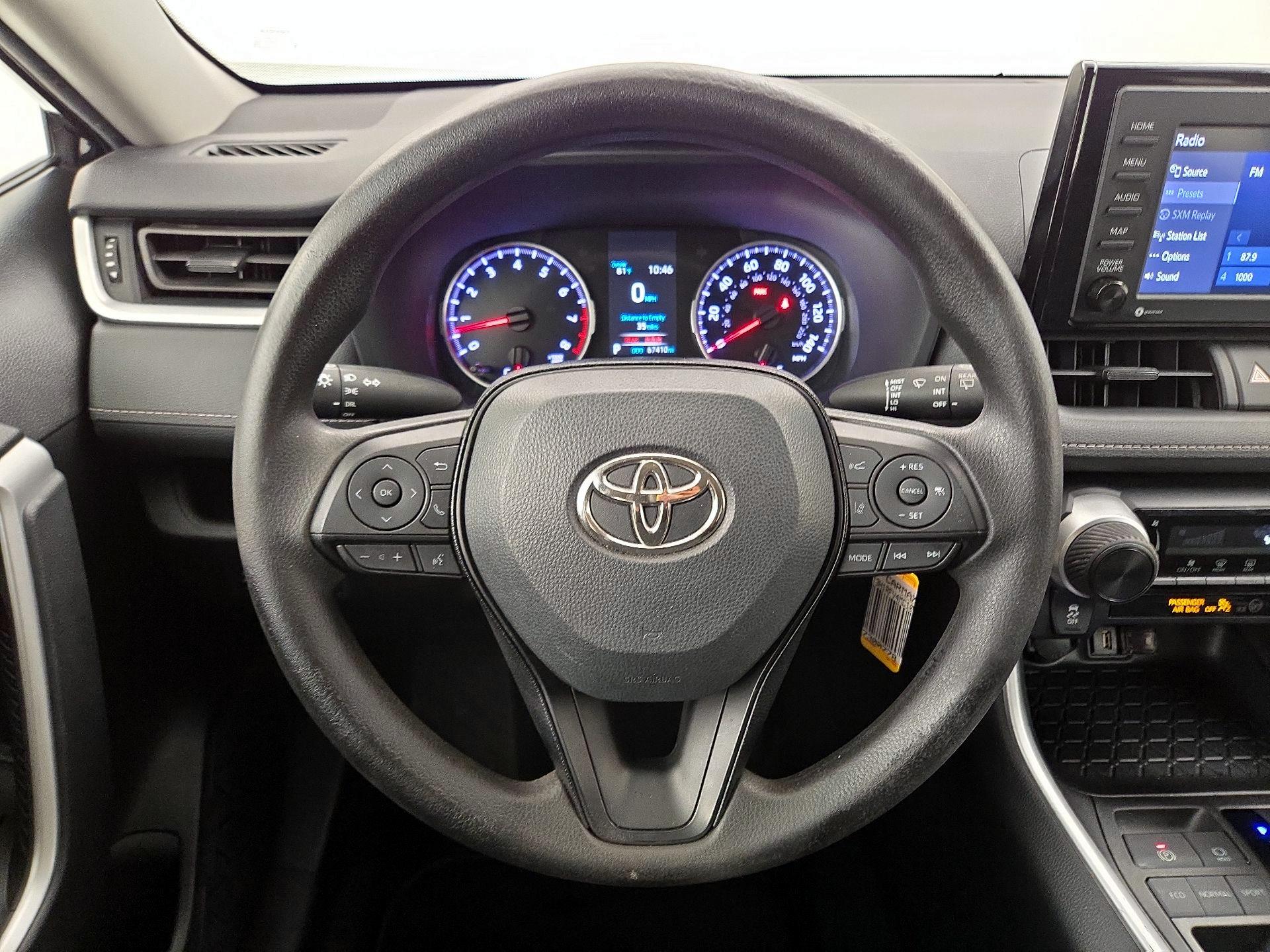 Thumbnail: 2021 Toyota RAV4 - 10