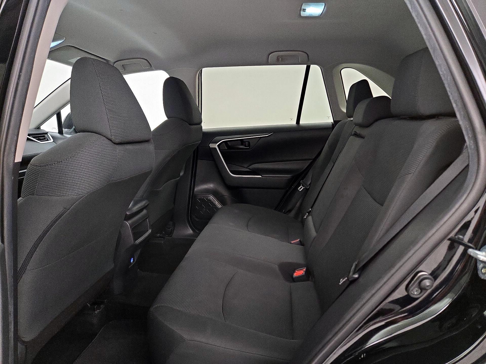 Thumbnail: 2021 Toyota RAV4 - 19