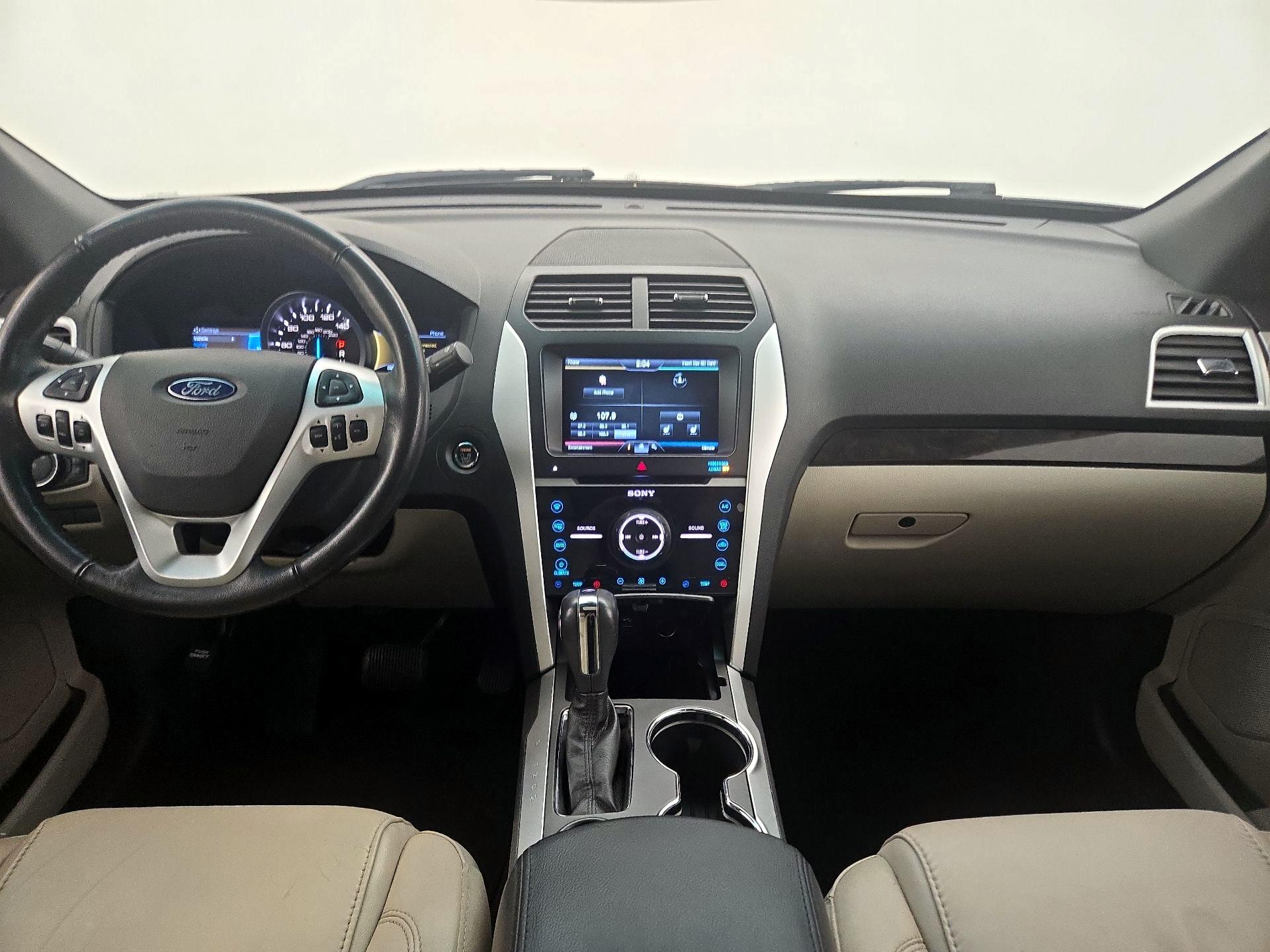 Thumbnail: 2015 Ford Explorer - 9