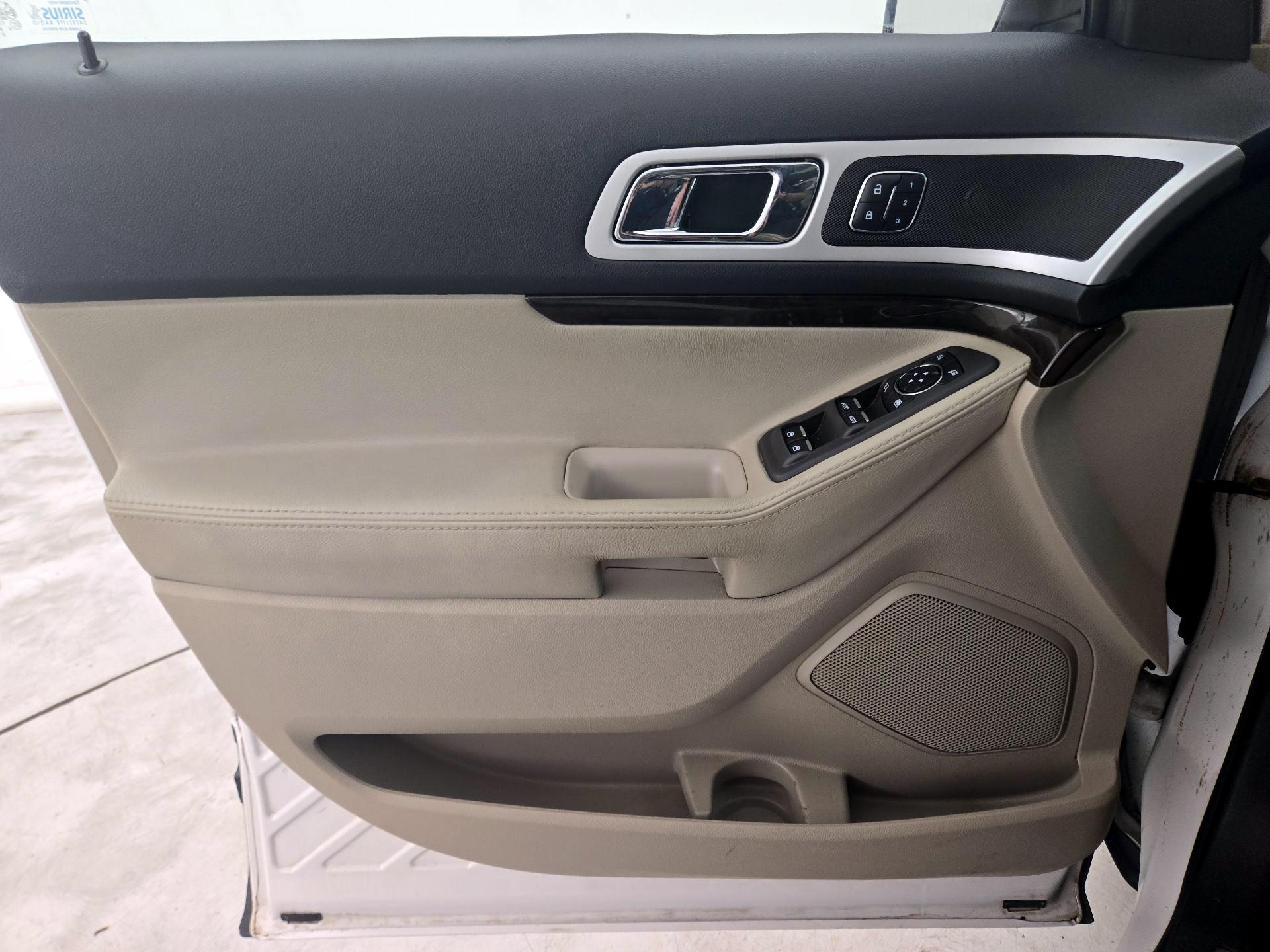 Thumbnail: 2015 Ford Explorer - 12
