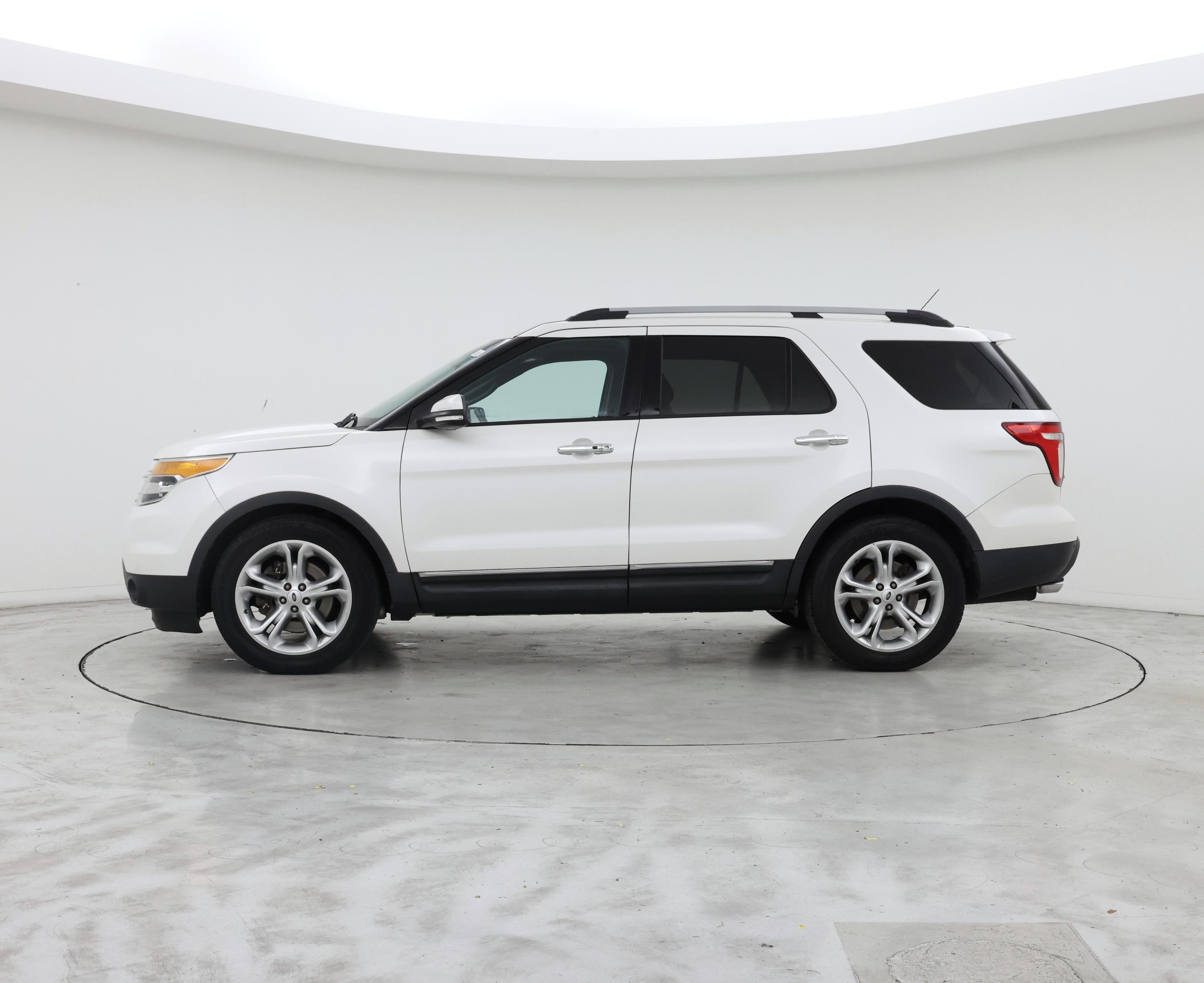 Thumbnail: 2015 Ford Explorer - 3
