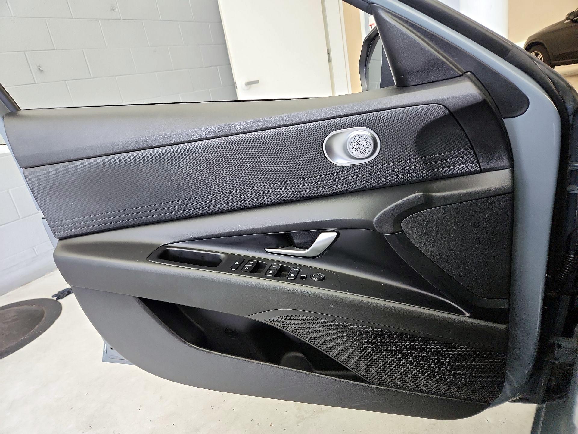 Thumbnail: 2023 Hyundai Elantra - 12