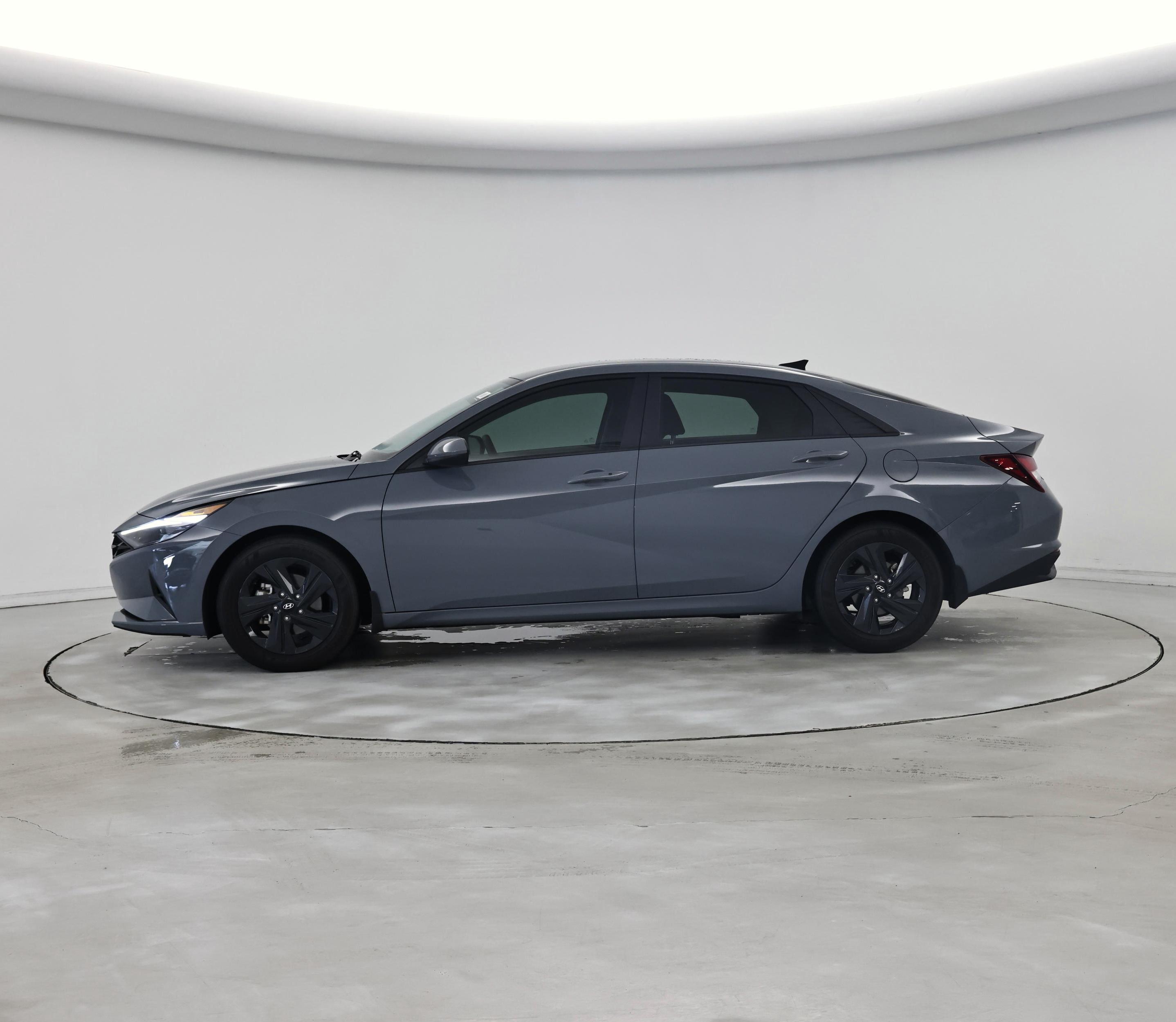 Thumbnail: 2023 Hyundai Elantra - 3