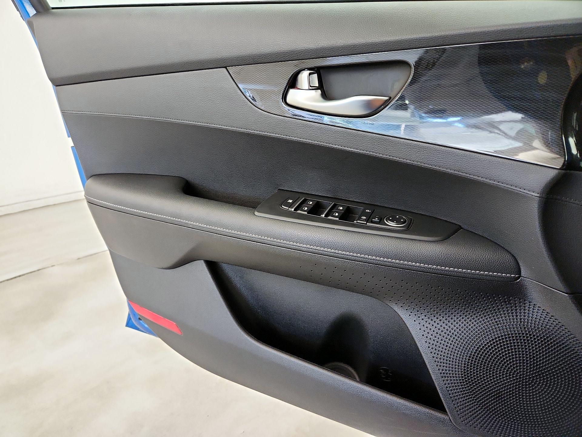 Thumbnail: 2023 Kia Forte - 12