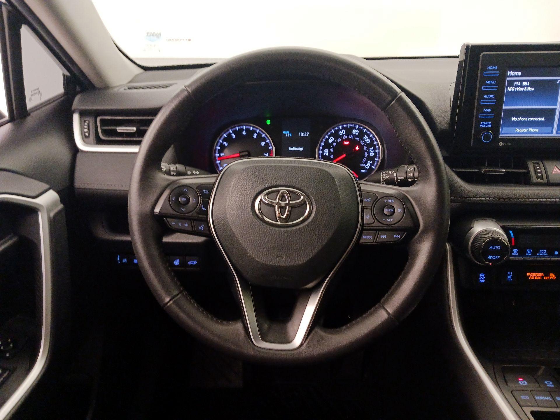 Thumbnail: 2020 Toyota RAV4 - 10