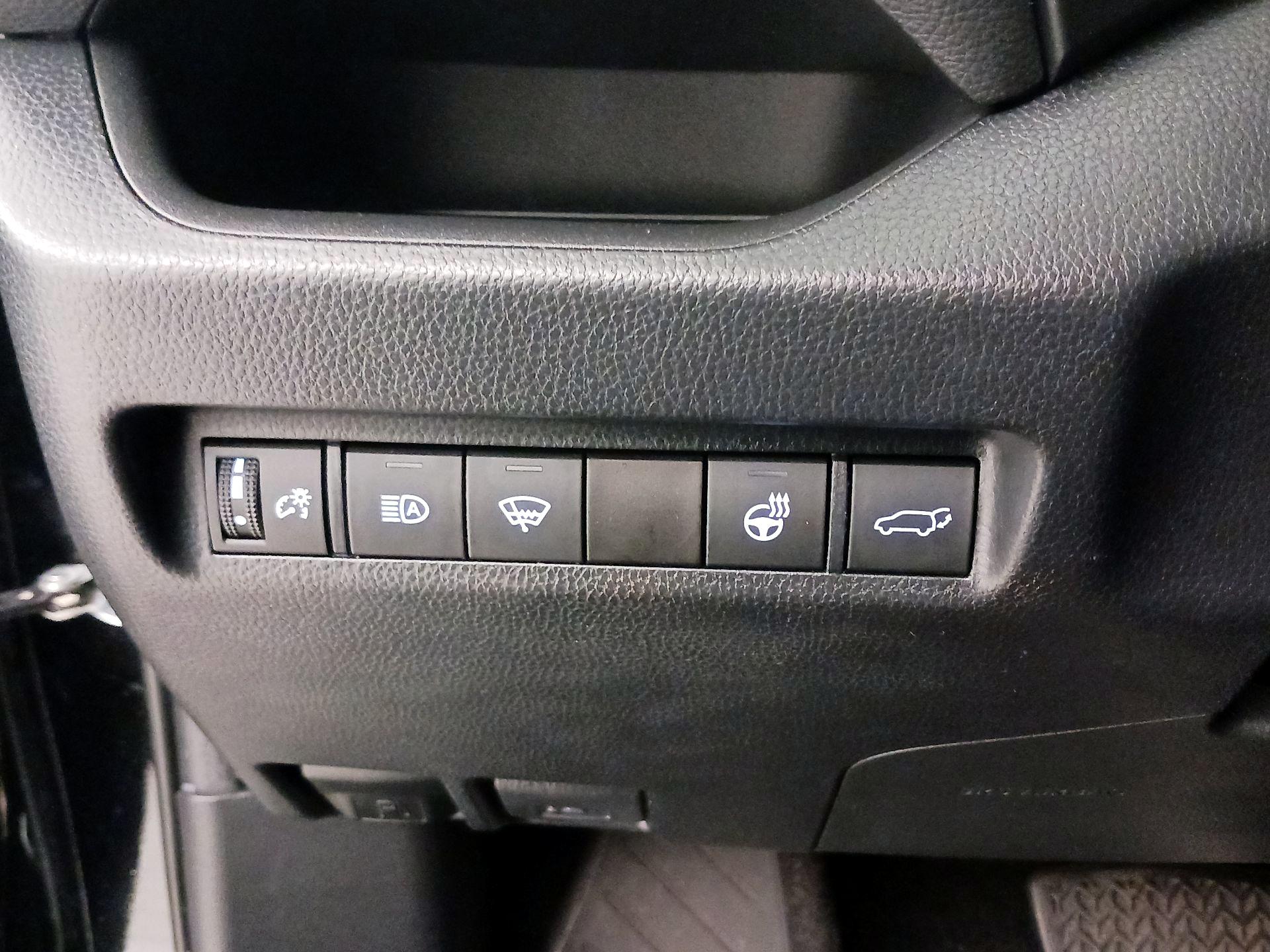 Thumbnail: 2020 Toyota RAV4 - 13
