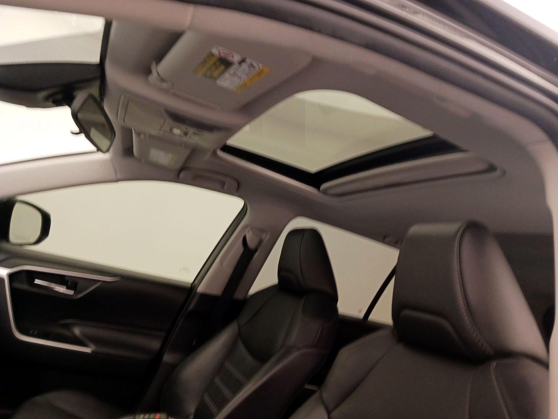 Thumbnail: 2020 Toyota RAV4 - 19