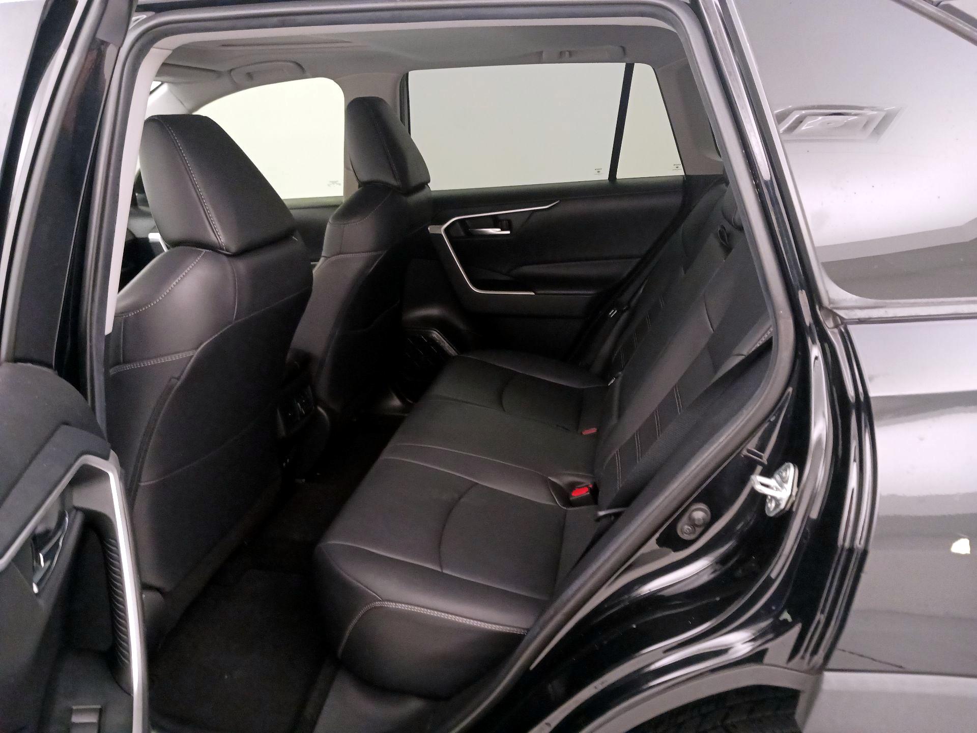 Thumbnail: 2020 Toyota RAV4 - 20