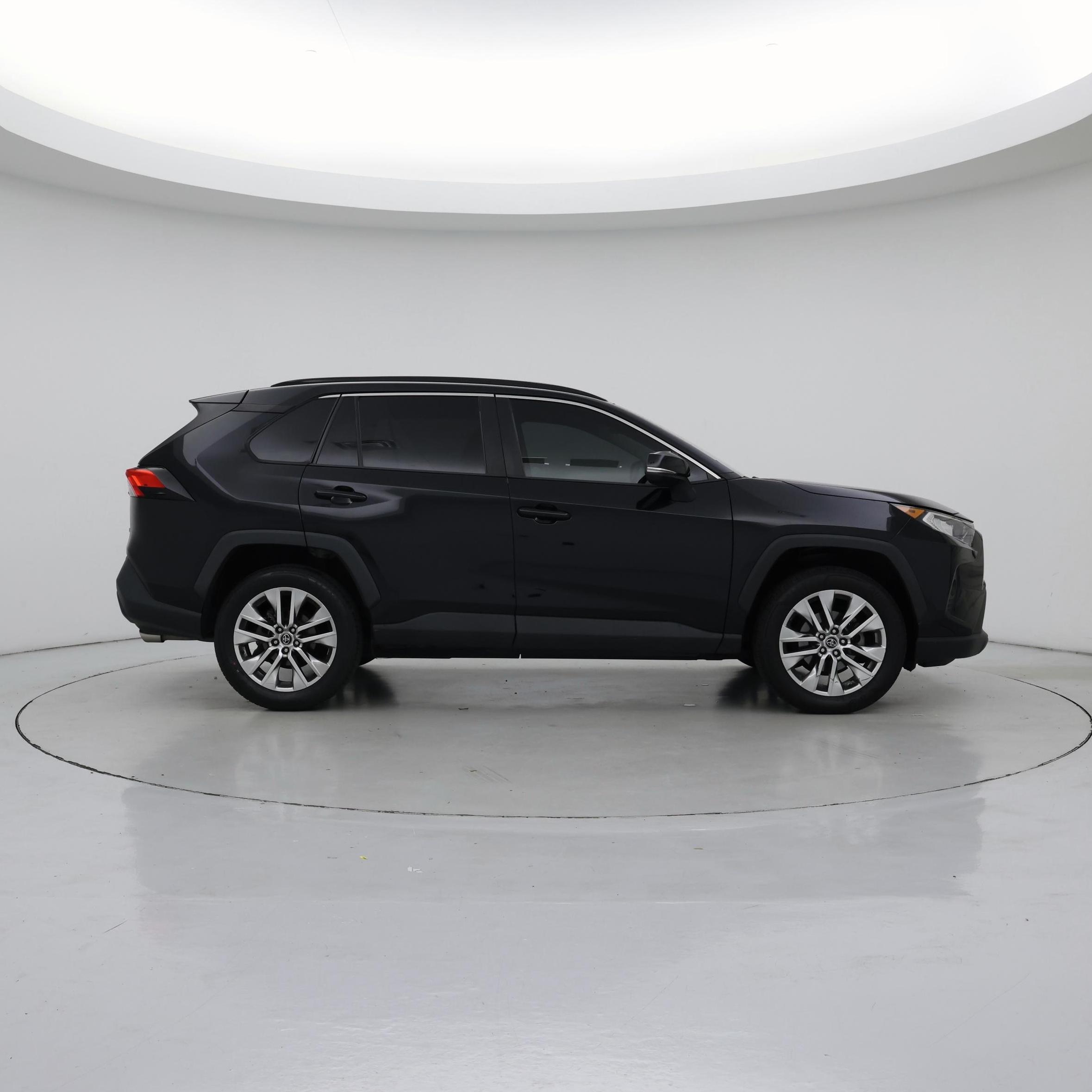 Thumbnail: 2020 Toyota RAV4 - 7