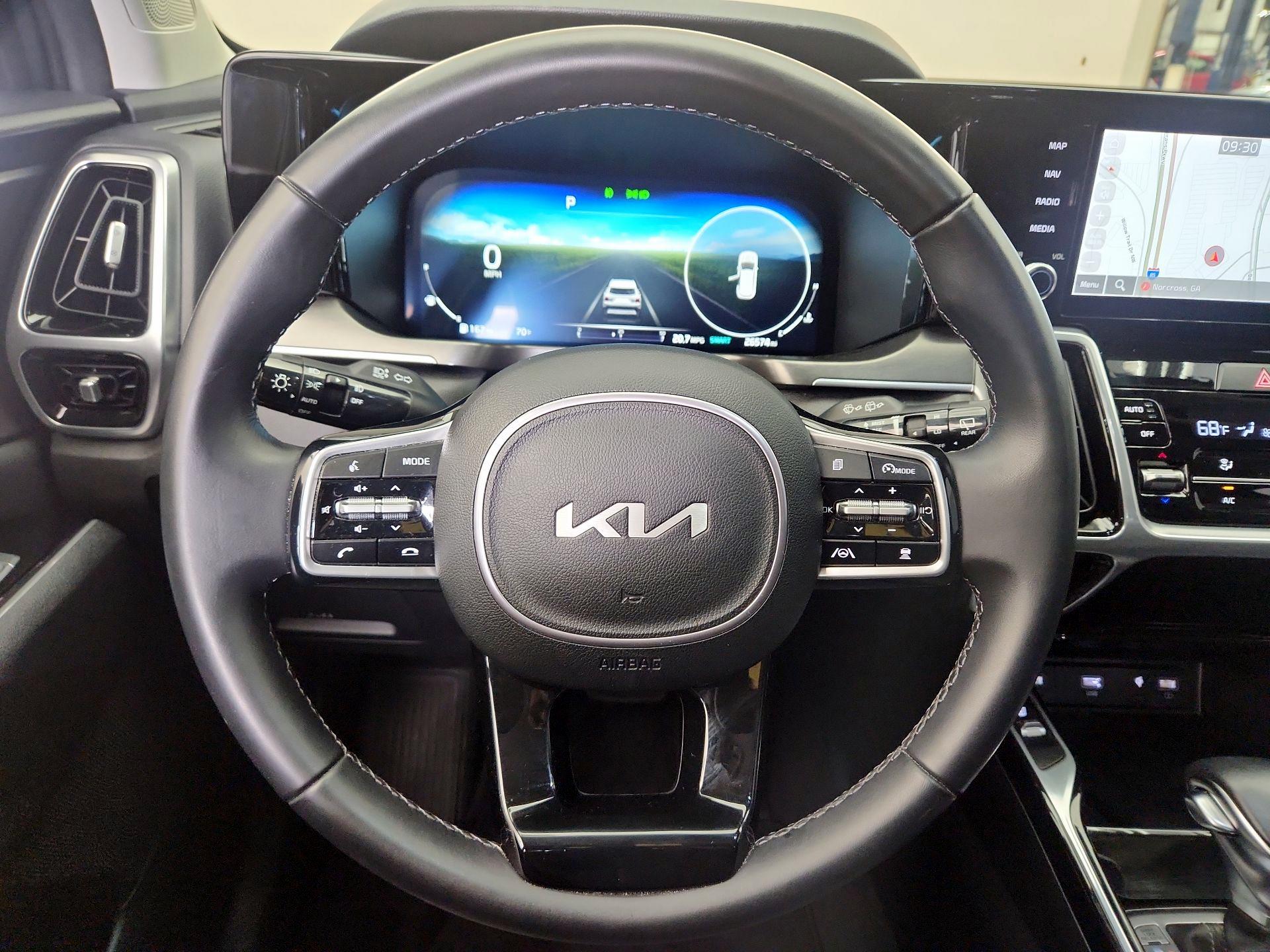 Thumbnail: 2023 Kia Sorento - 10