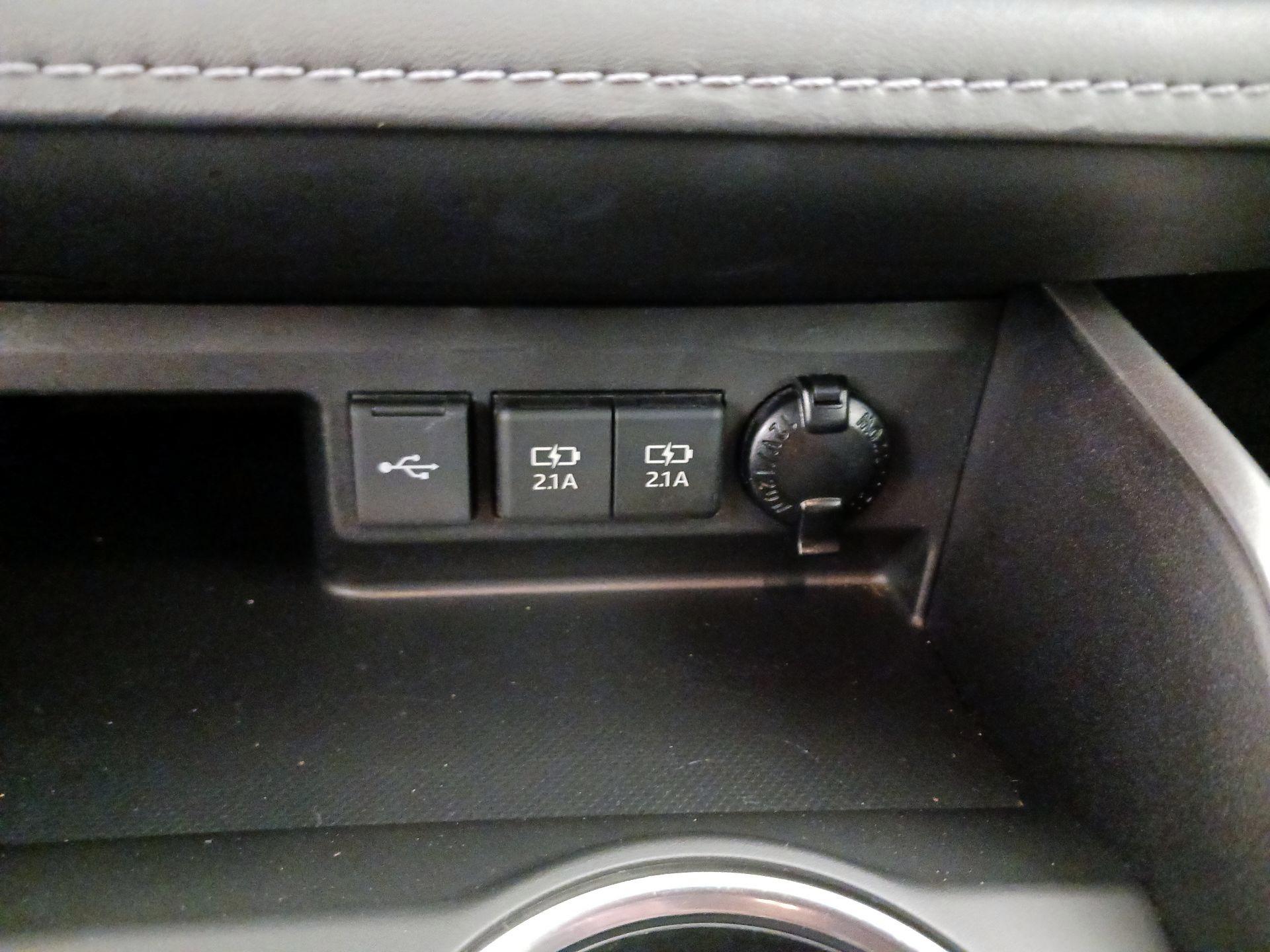 Thumbnail: 2020 Toyota Highlander - 18