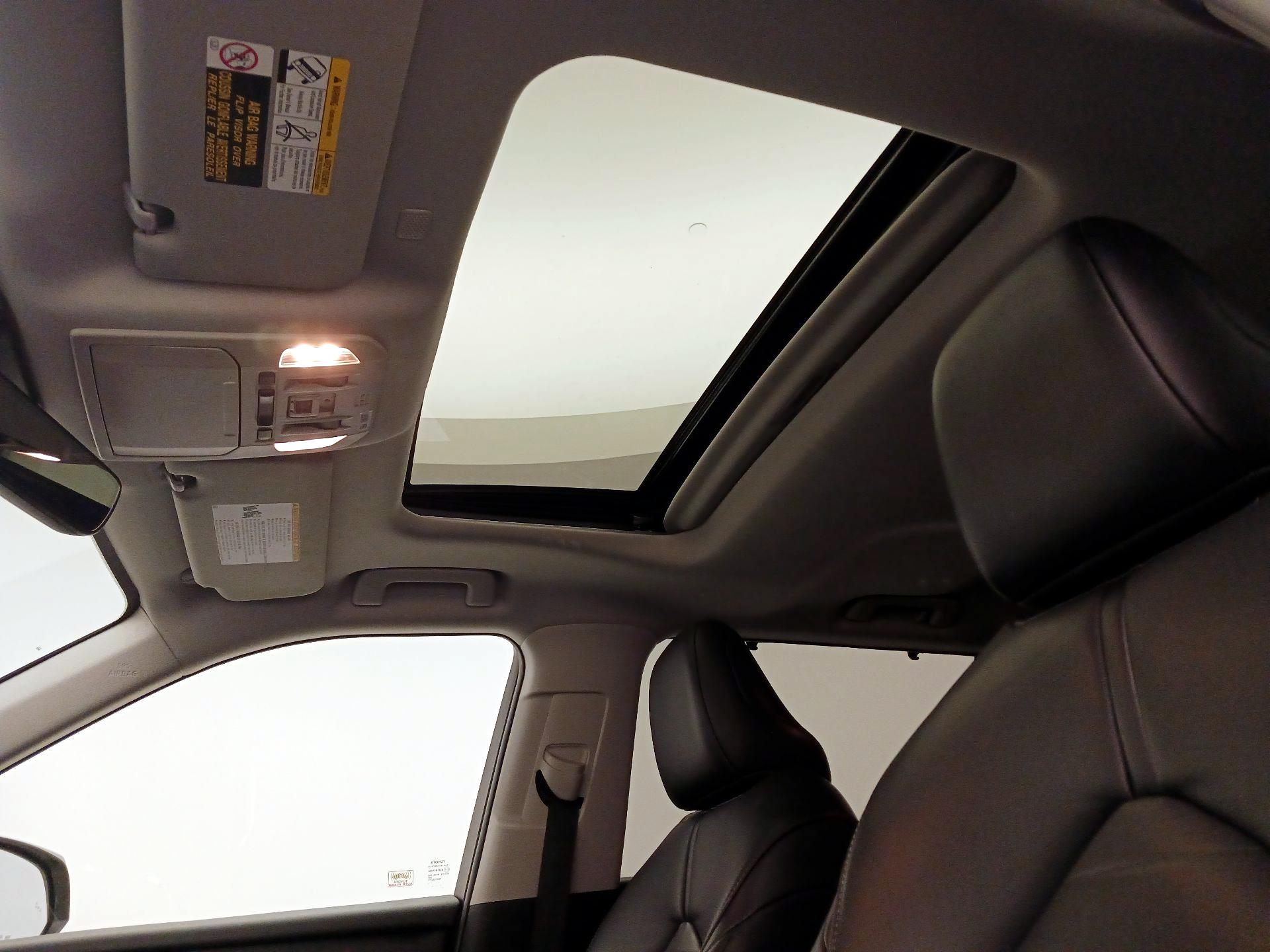 Thumbnail: 2020 Toyota Highlander - 19