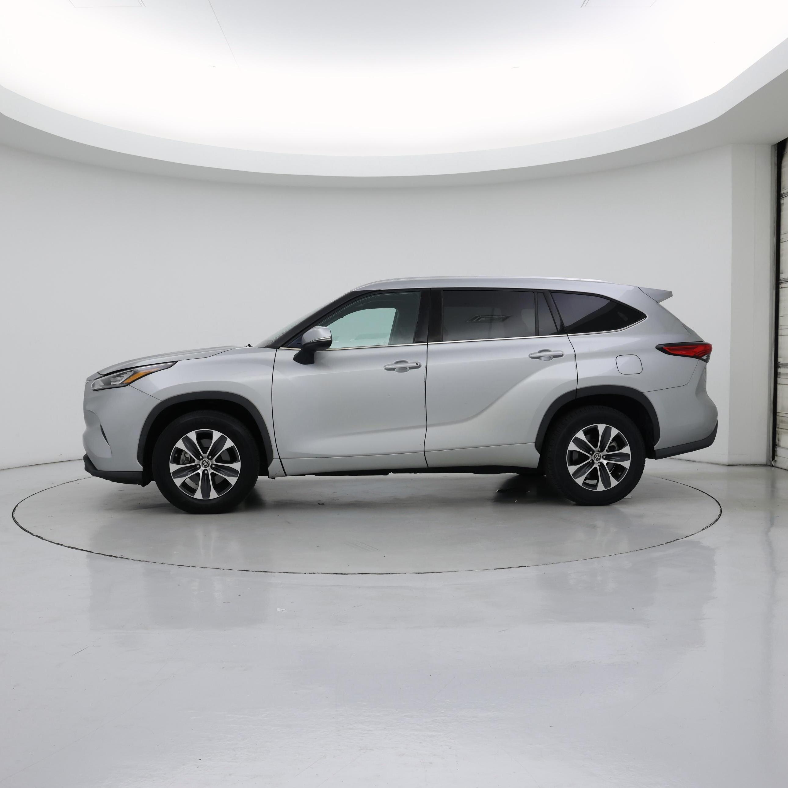 Thumbnail: 2020 Toyota Highlander - 3