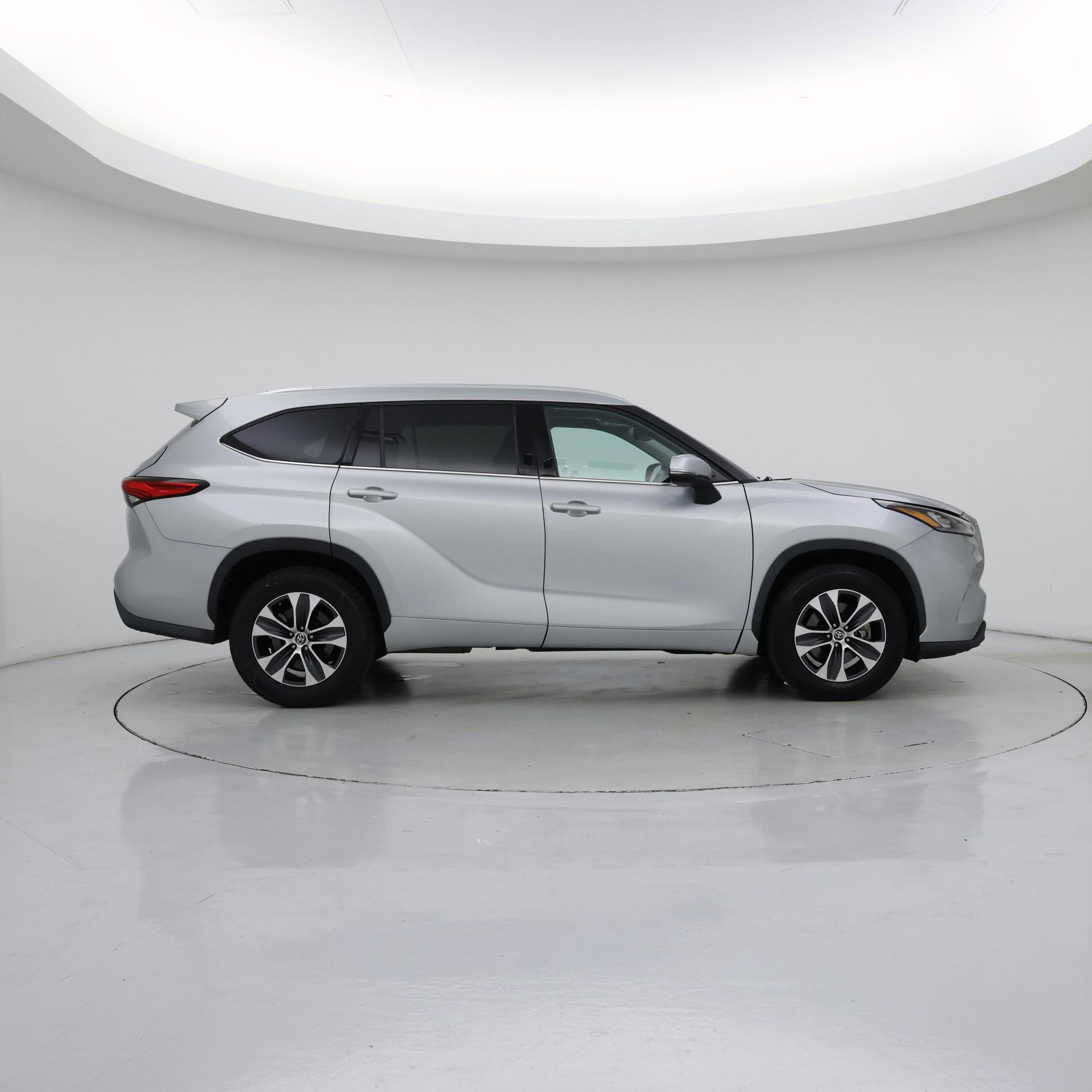 Thumbnail: 2020 Toyota Highlander - 7