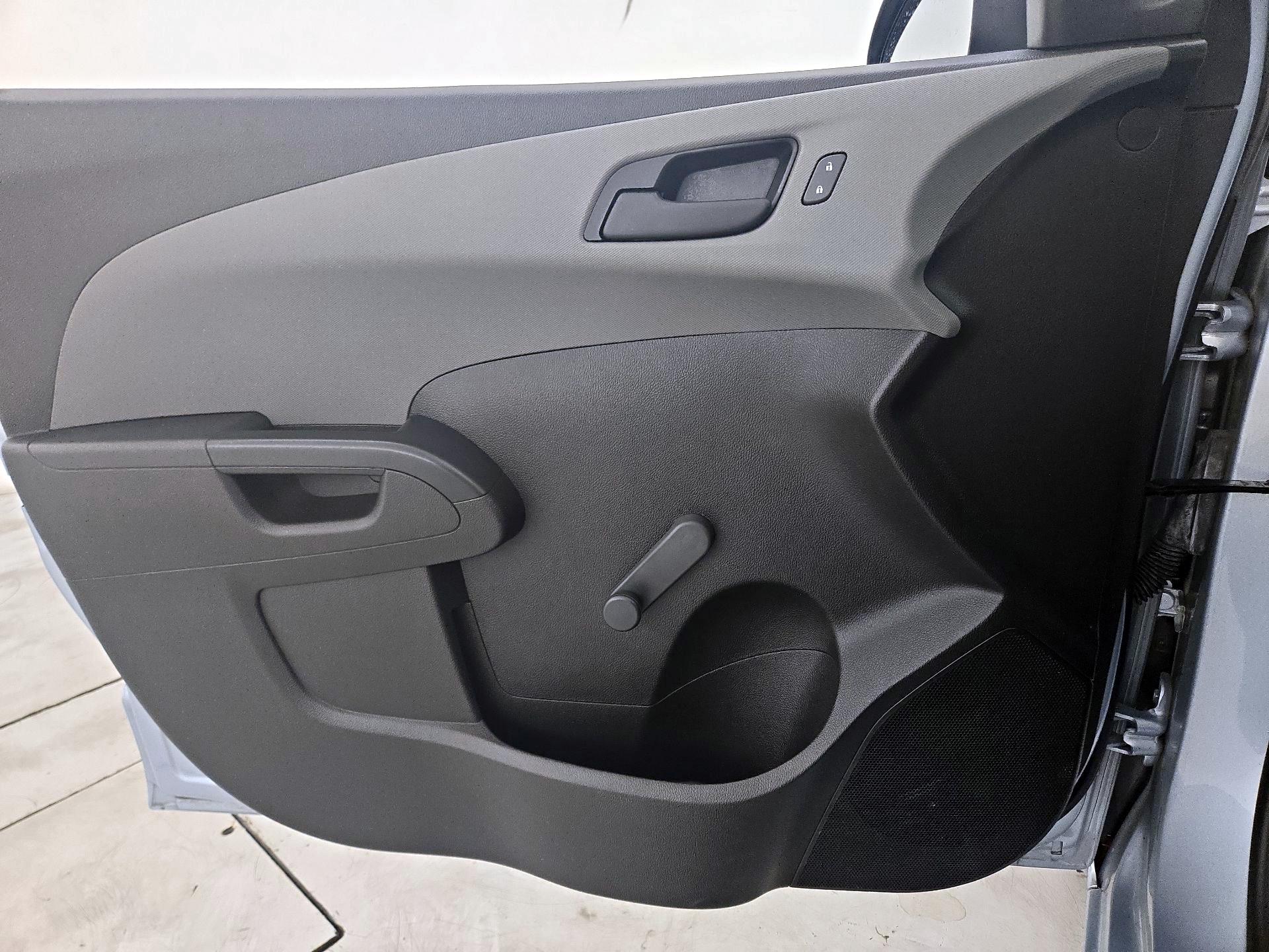 Thumbnail: 2017 Chevrolet Sonic - 12