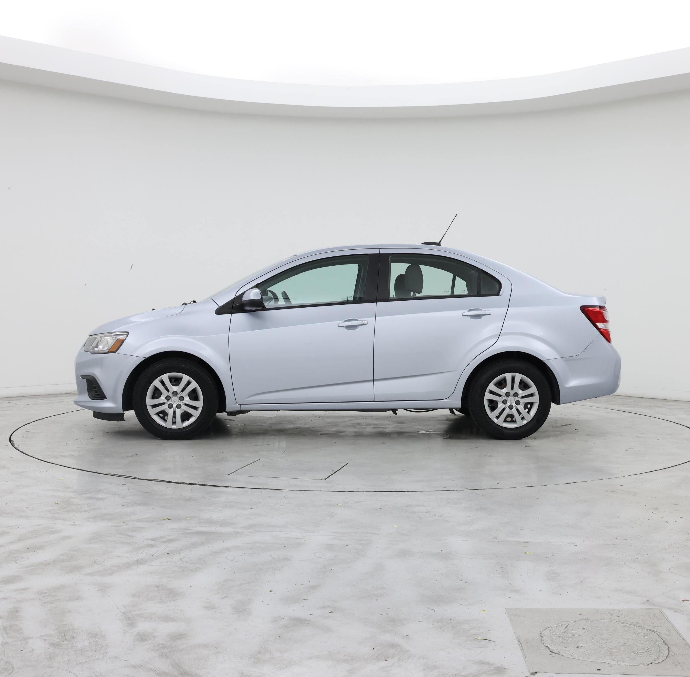 Thumbnail: 2017 Chevrolet Sonic - 3
