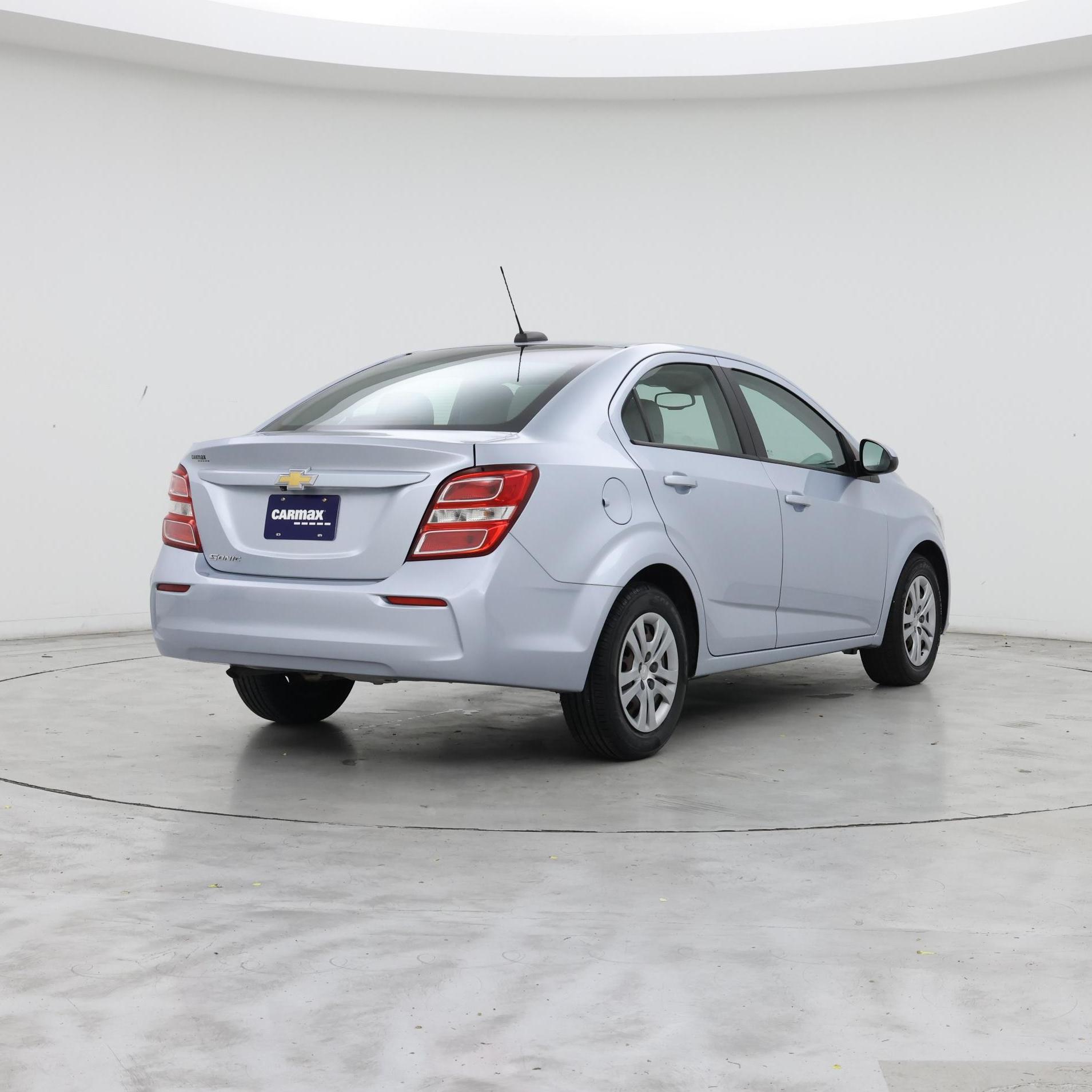 Thumbnail: 2017 Chevrolet Sonic - 8
