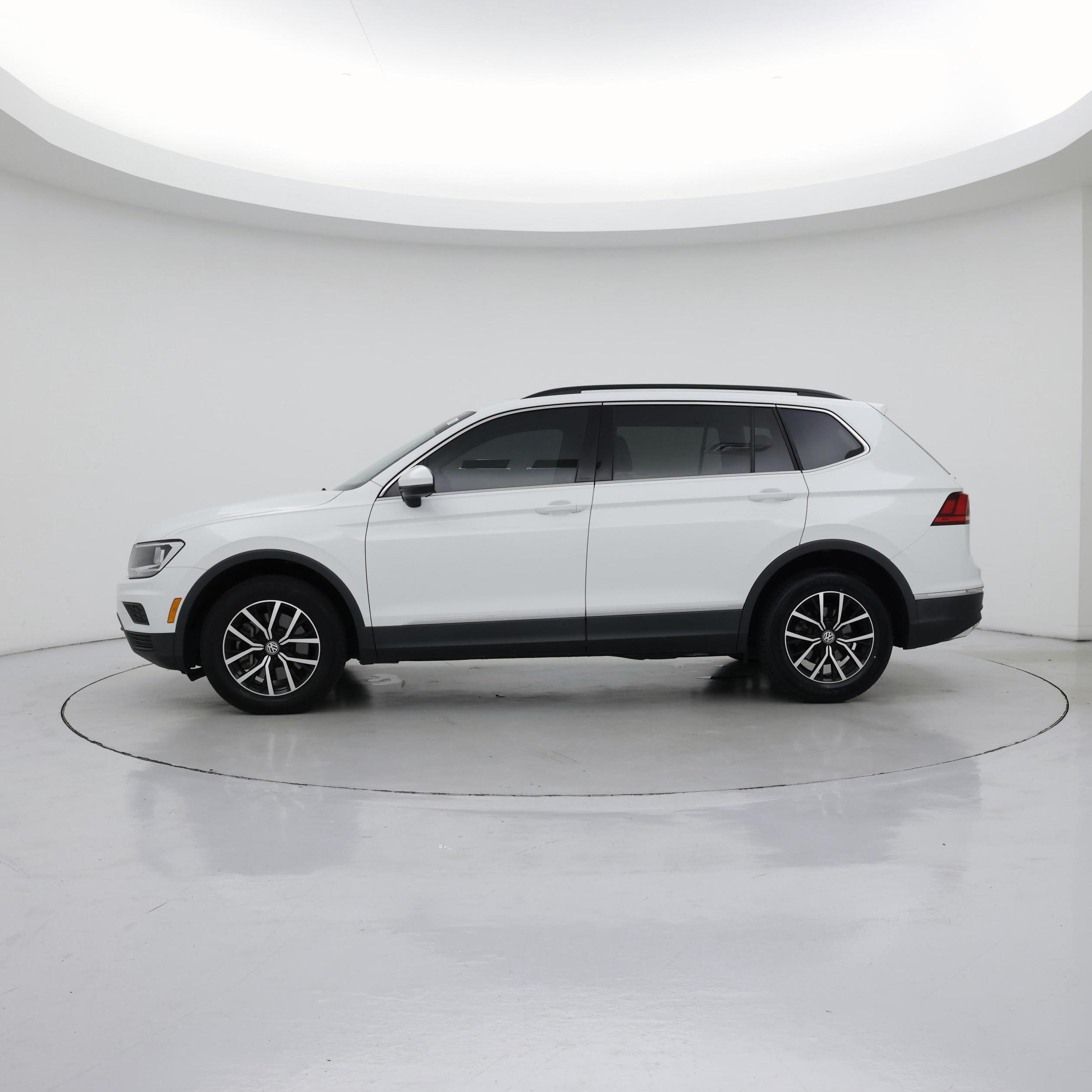 Thumbnail: 2021 Volkswagen Tiguan - 3
