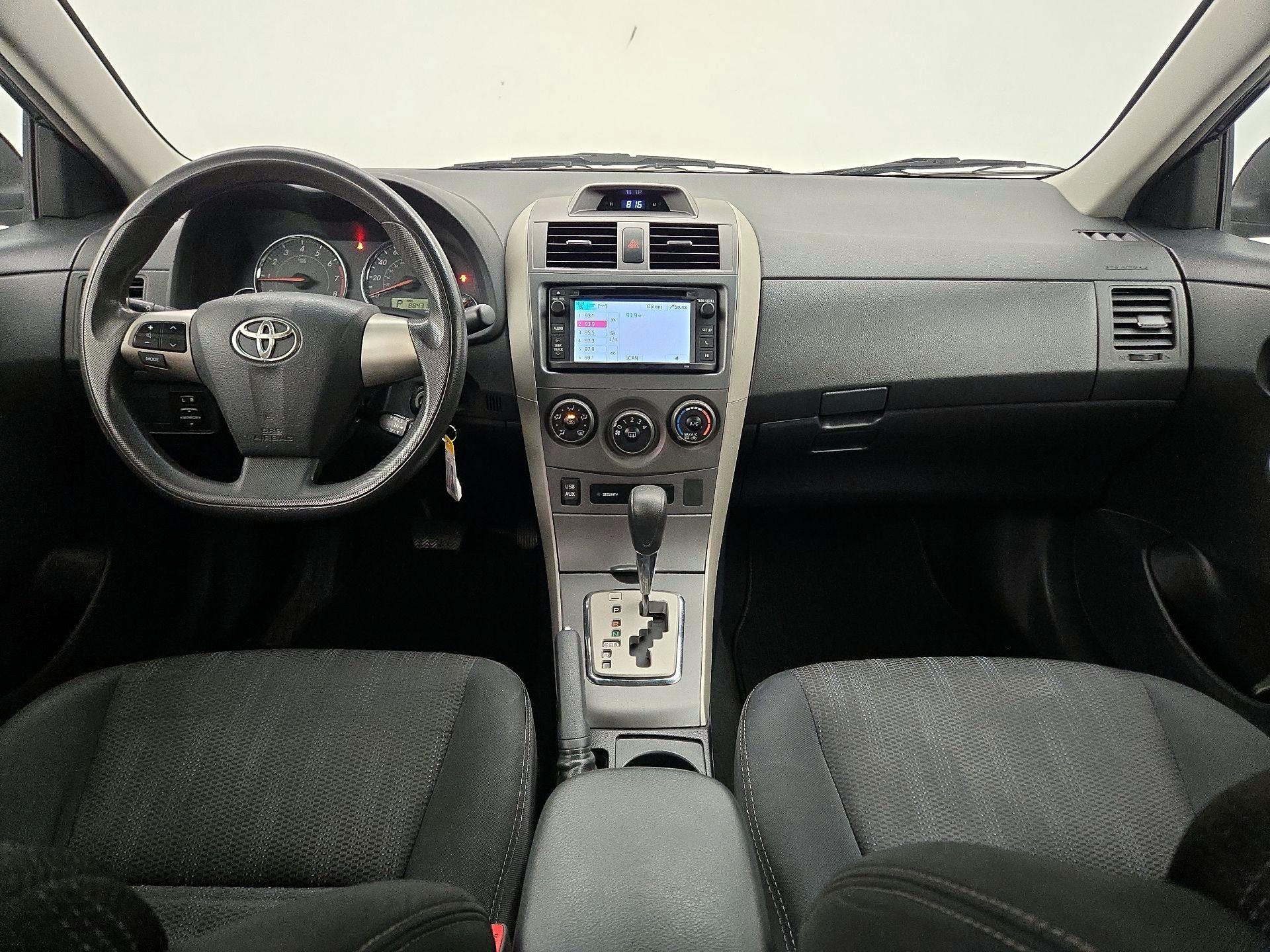 Thumbnail: 2013 Toyota Corolla - 9