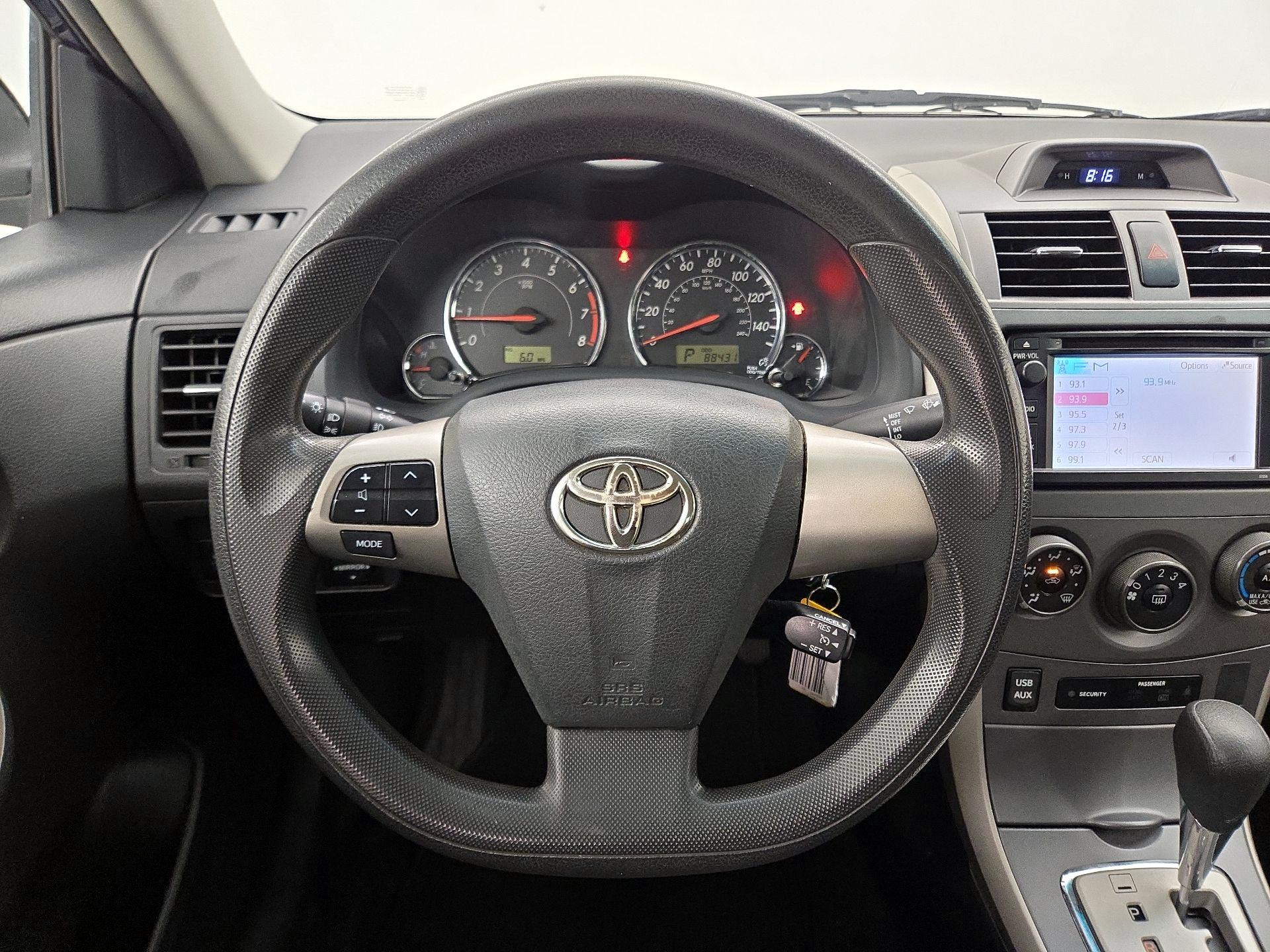 Thumbnail: 2013 Toyota Corolla - 10