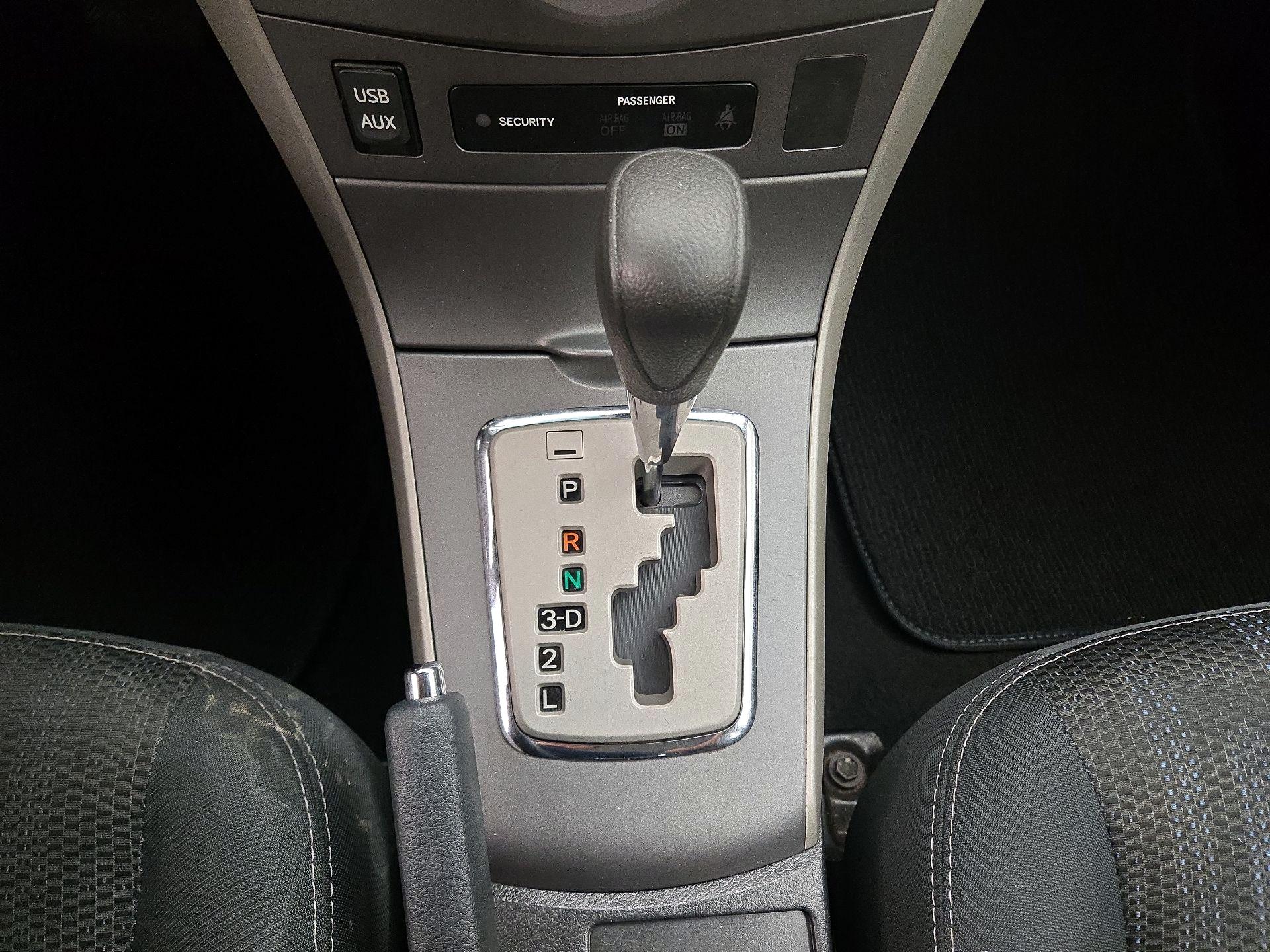 Thumbnail: 2013 Toyota Corolla - 16