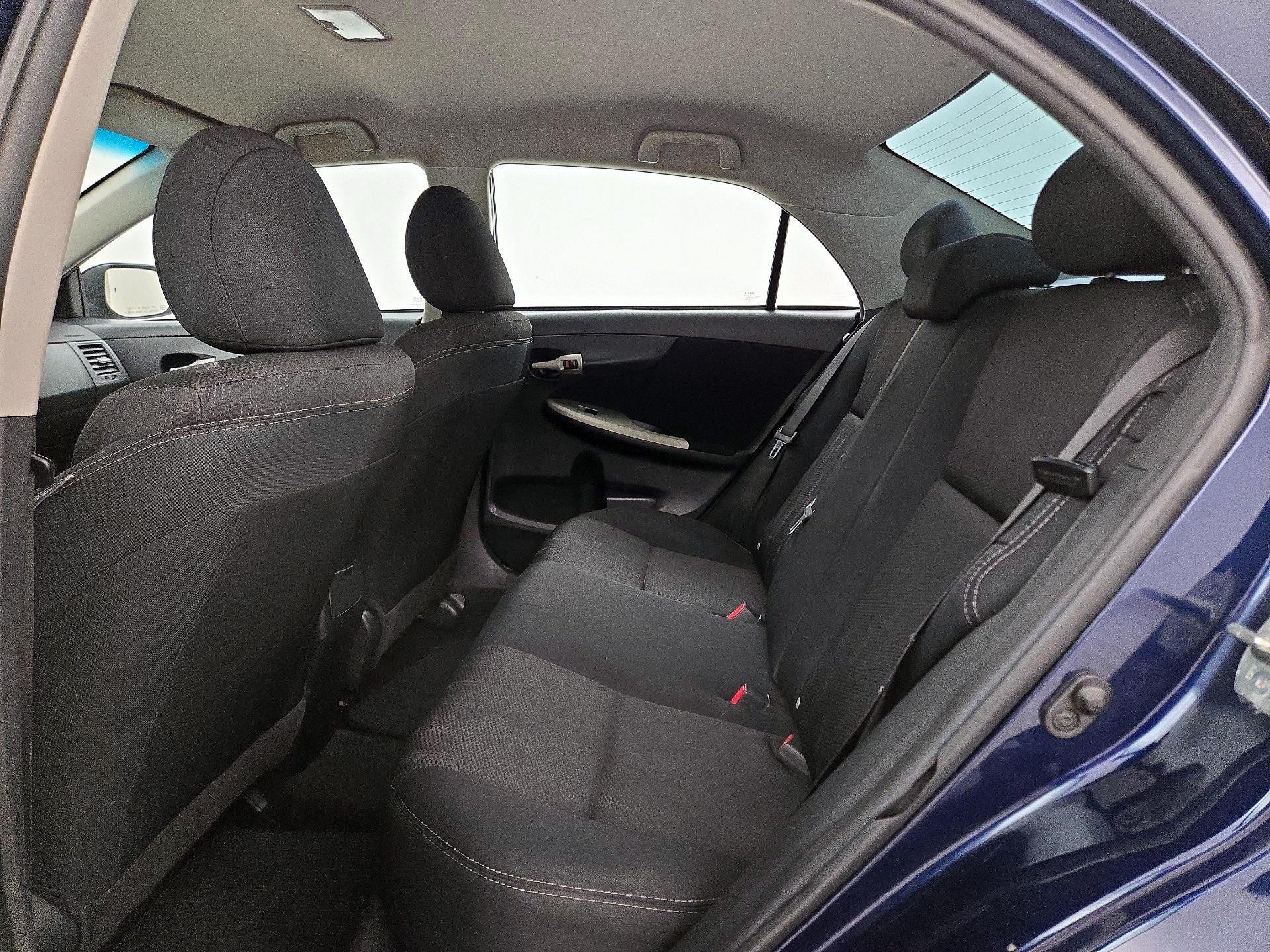 Thumbnail: 2013 Toyota Corolla - 18