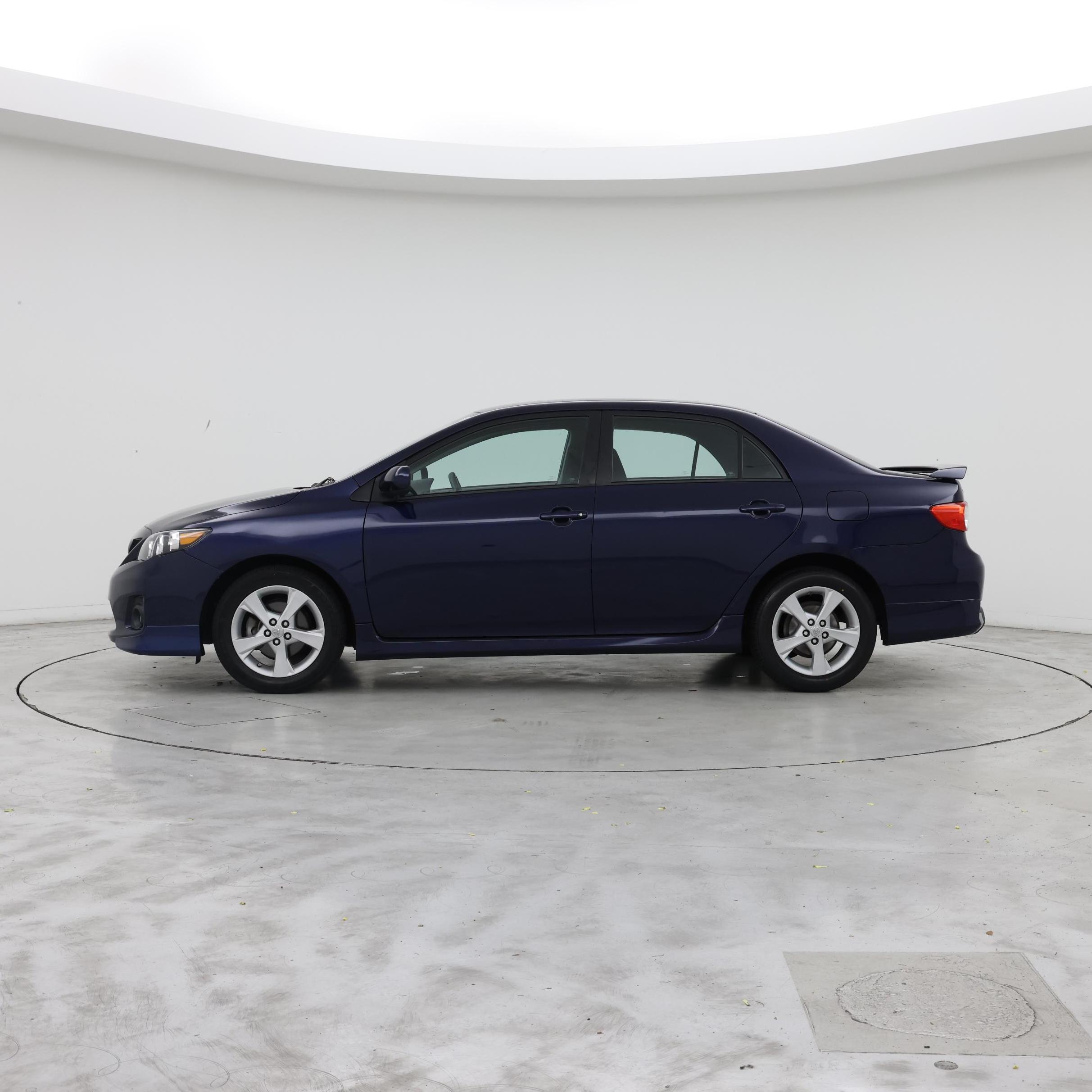Thumbnail: 2013 Toyota Corolla - 3