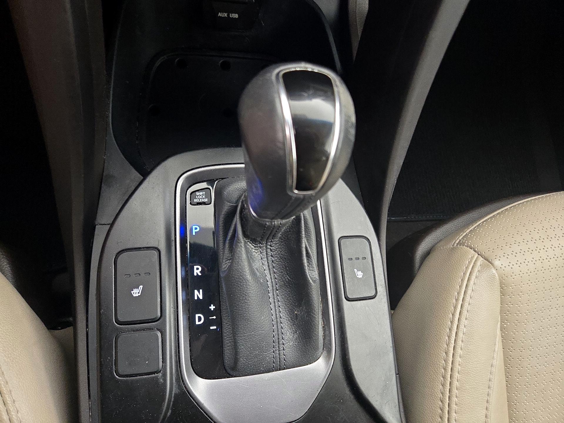 Thumbnail: 2013 Hyundai Santa Fe - 17