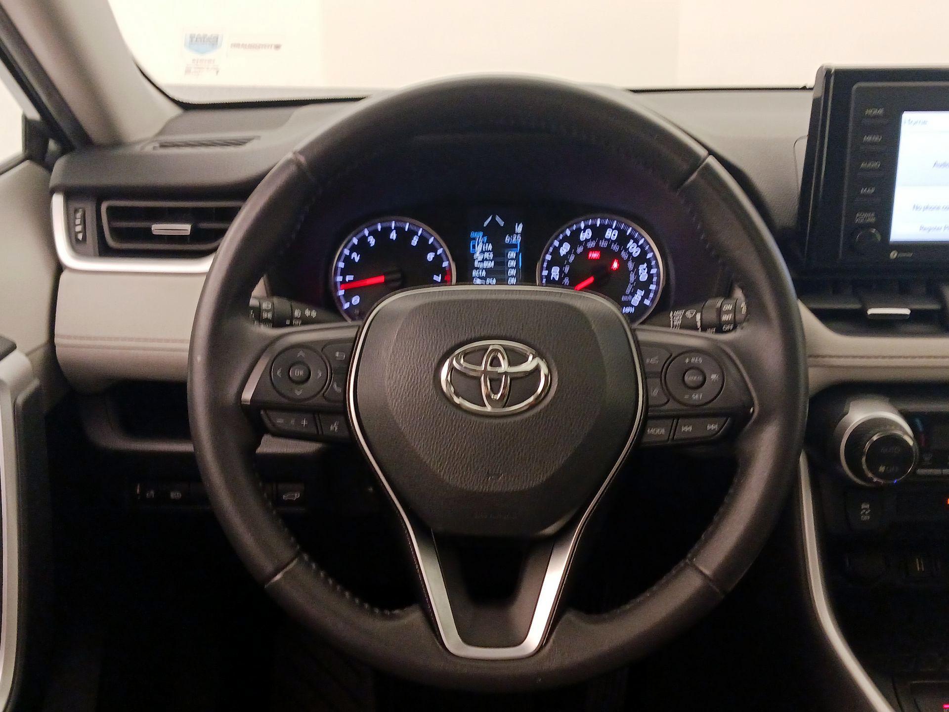 Thumbnail: 2020 Toyota RAV4 - 10