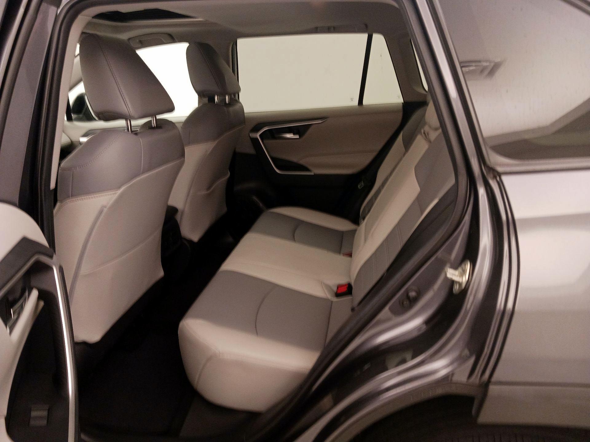Thumbnail: 2020 Toyota RAV4 - 20