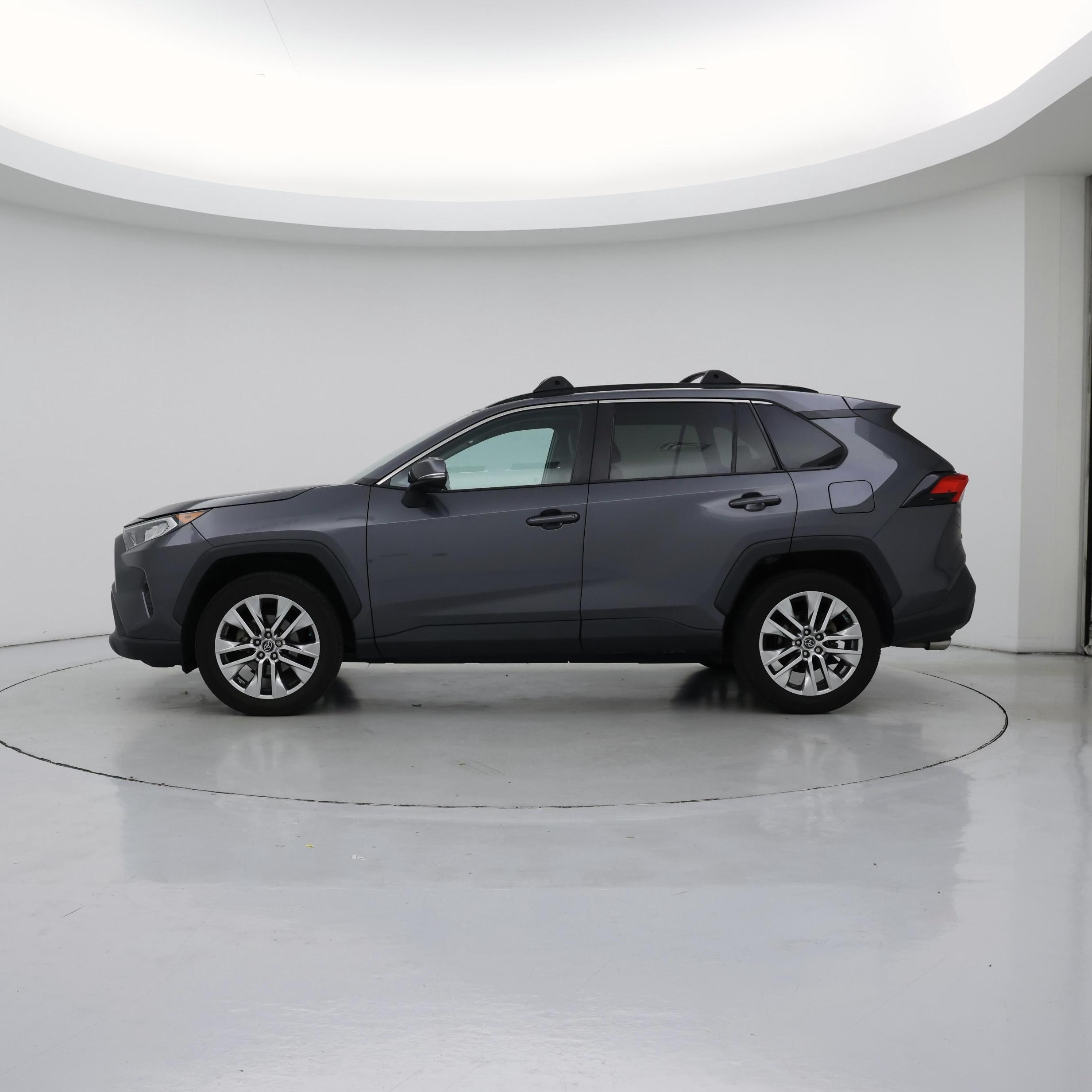 Thumbnail: 2020 Toyota RAV4 - 3