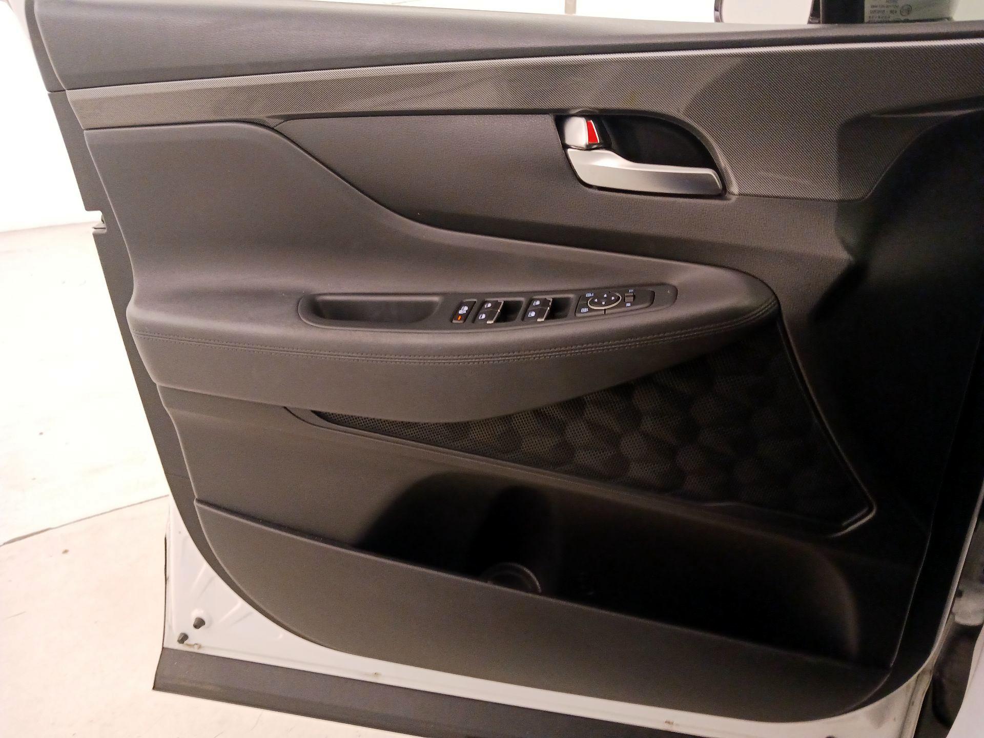 Thumbnail: 2022 Hyundai Santa Fe - 12