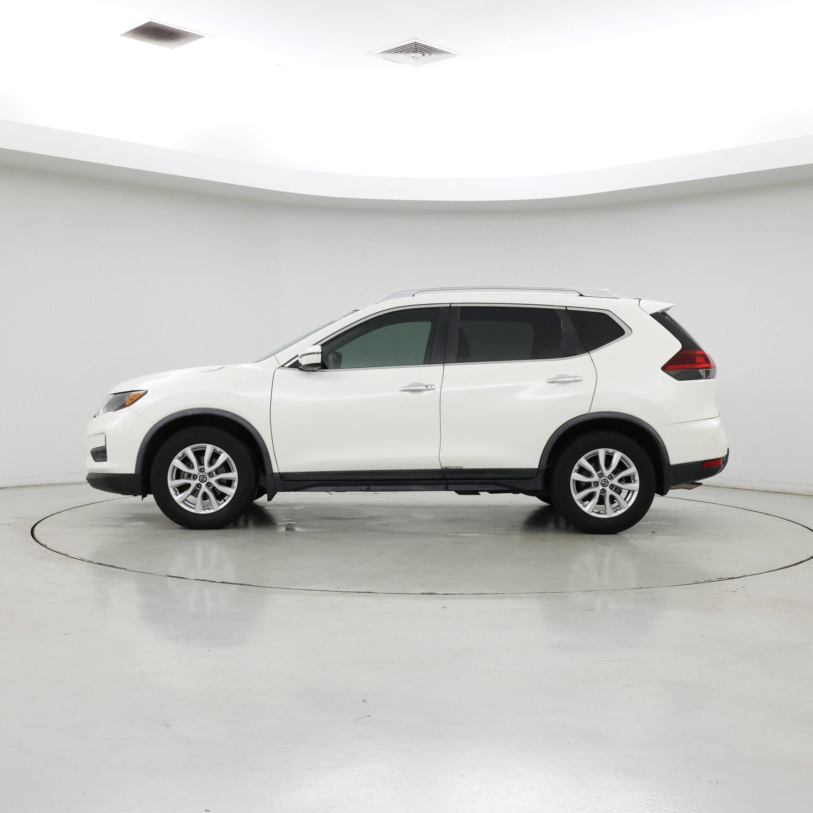 Thumbnail: 2018 Nissan Rogue - 3