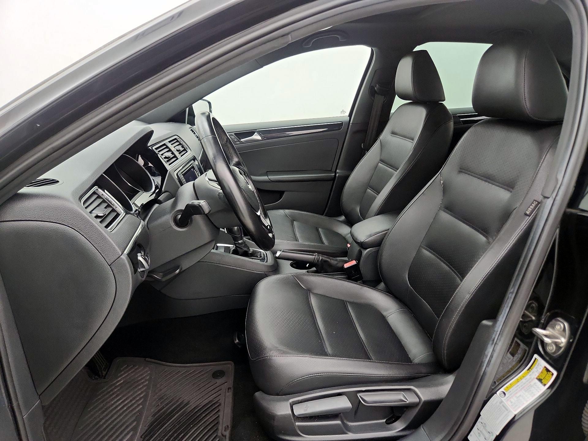 Thumbnail: 2018 Volkswagen Jetta - 11