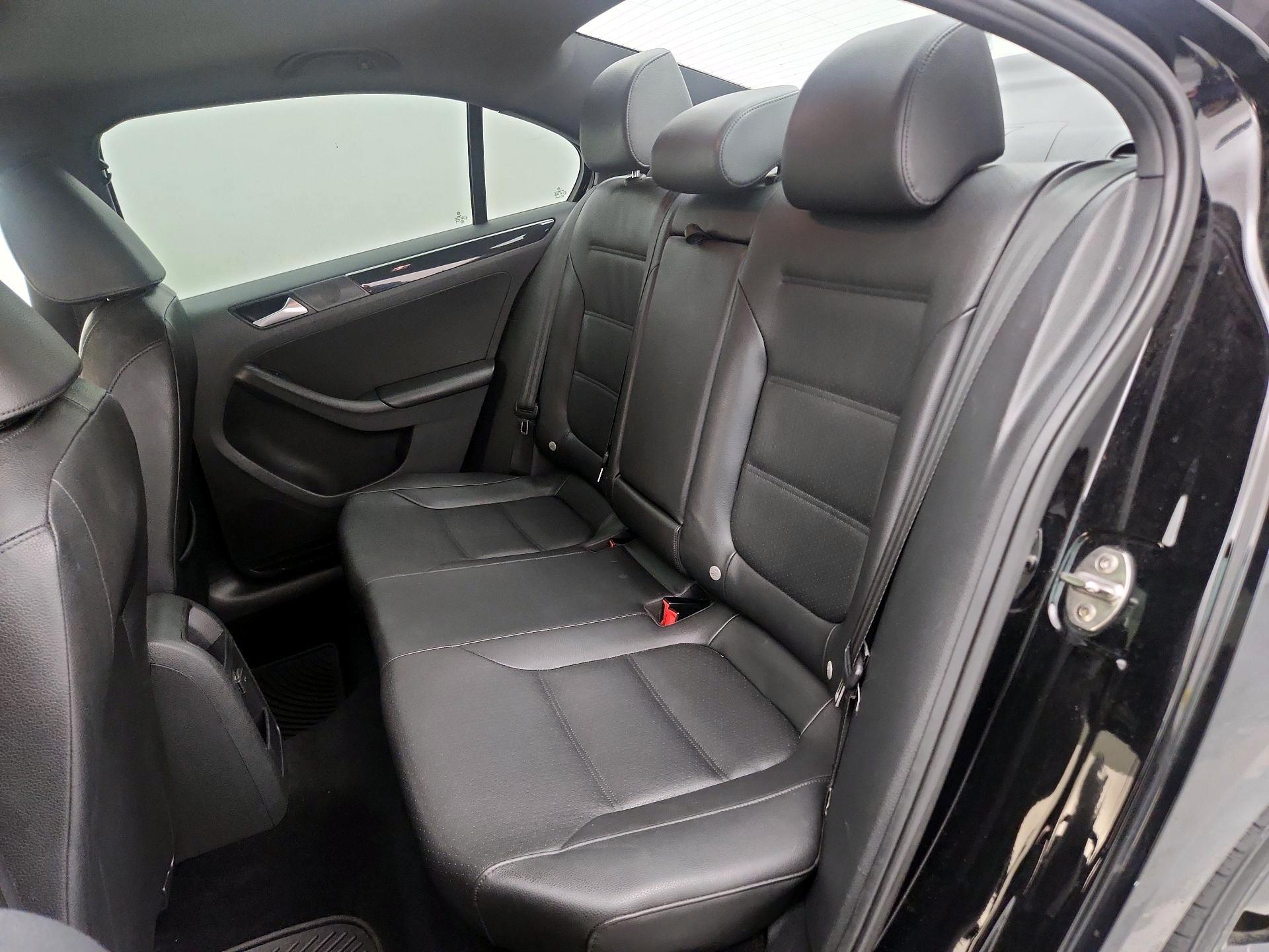 Thumbnail: 2018 Volkswagen Jetta - 20