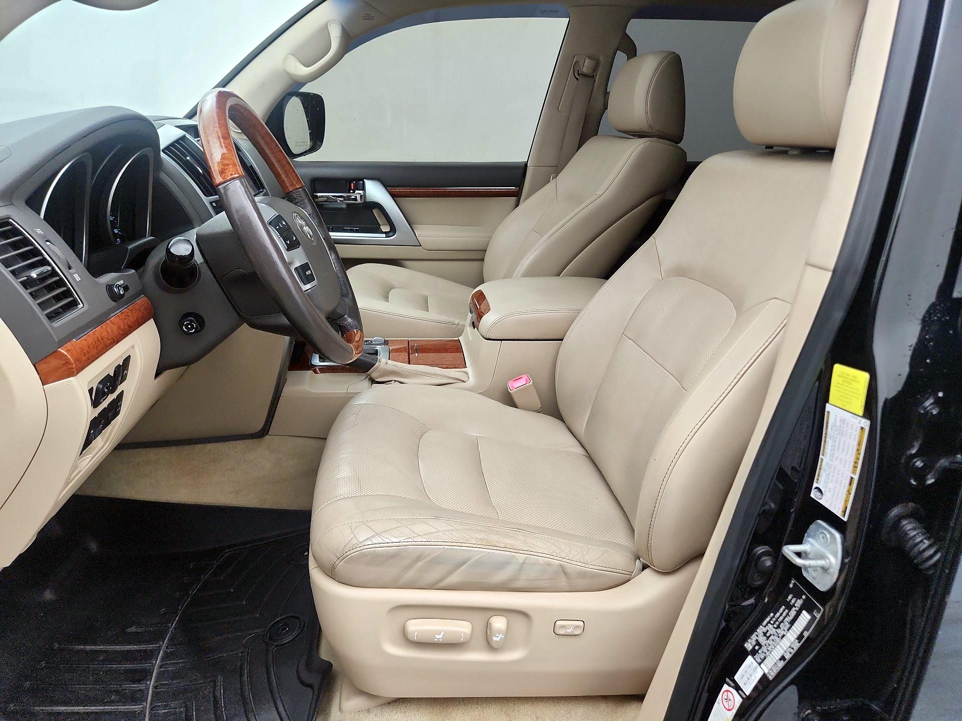 Thumbnail: 2015 Toyota Land Cruiser - 11