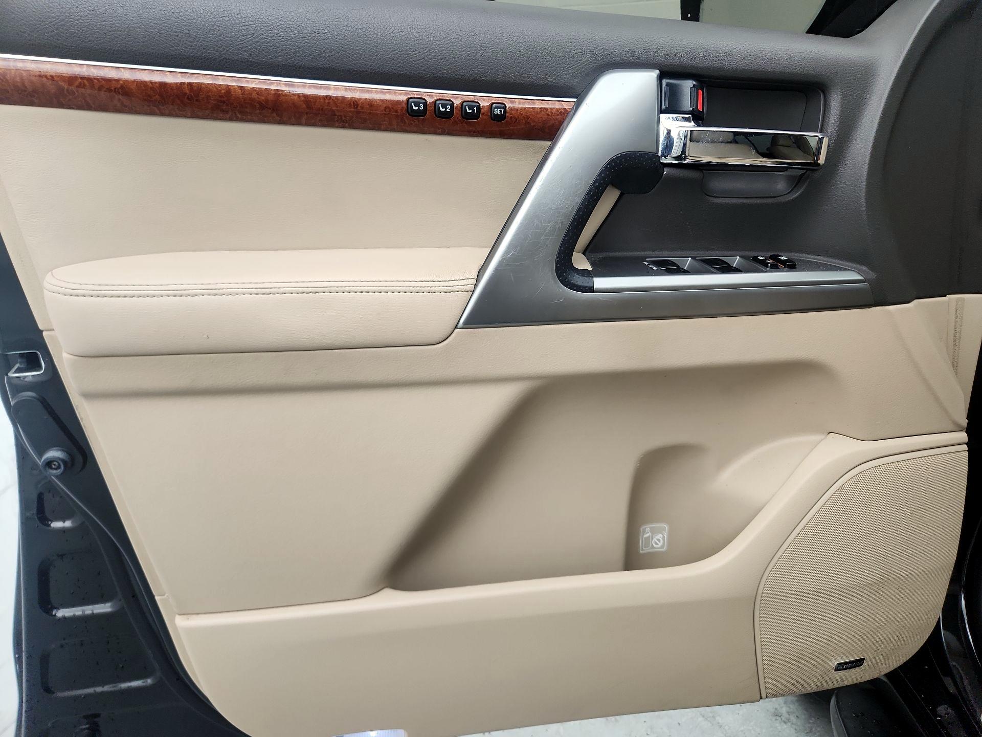Thumbnail: 2015 Toyota Land Cruiser - 12
