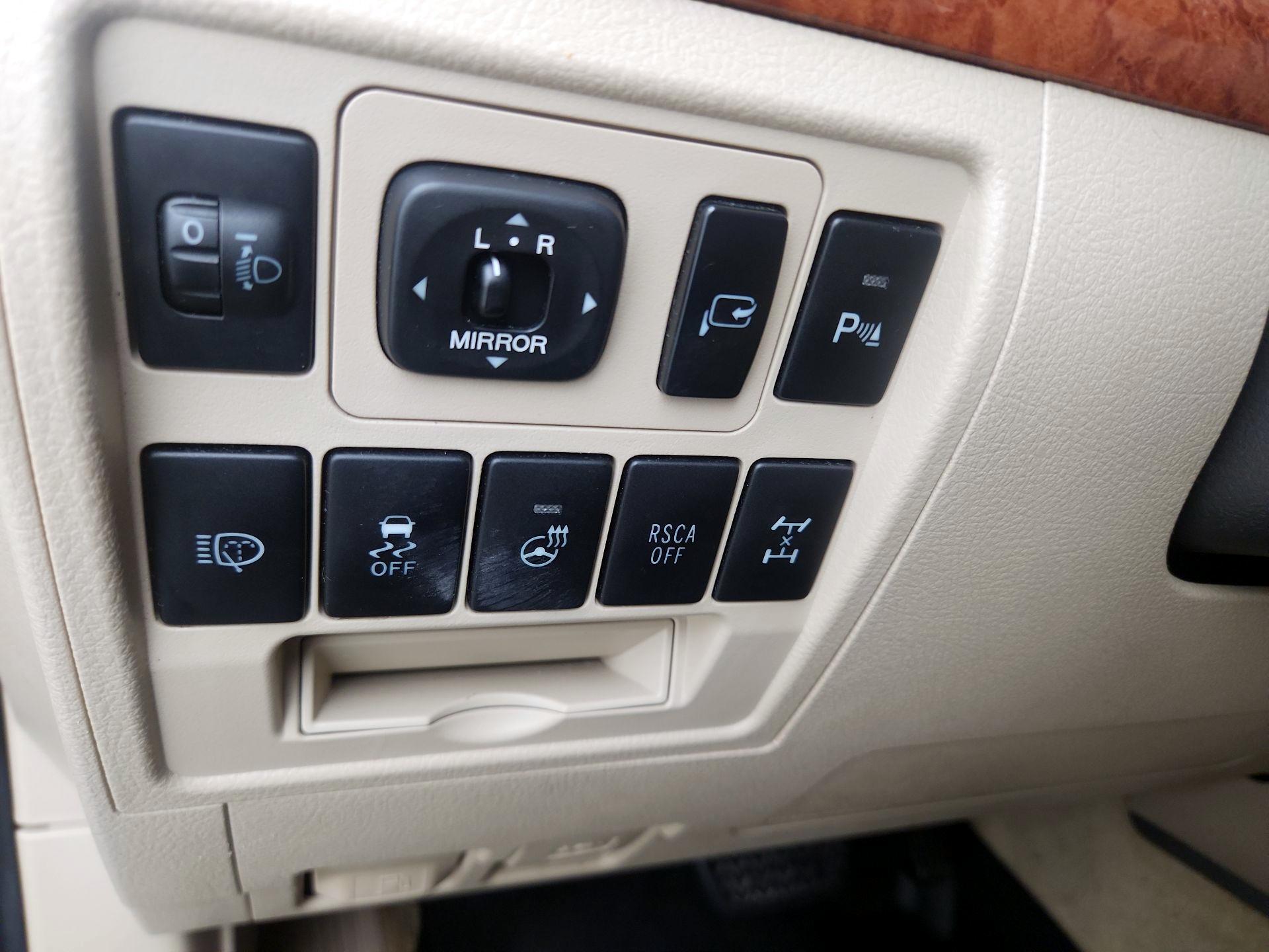 Thumbnail: 2015 Toyota Land Cruiser - 13