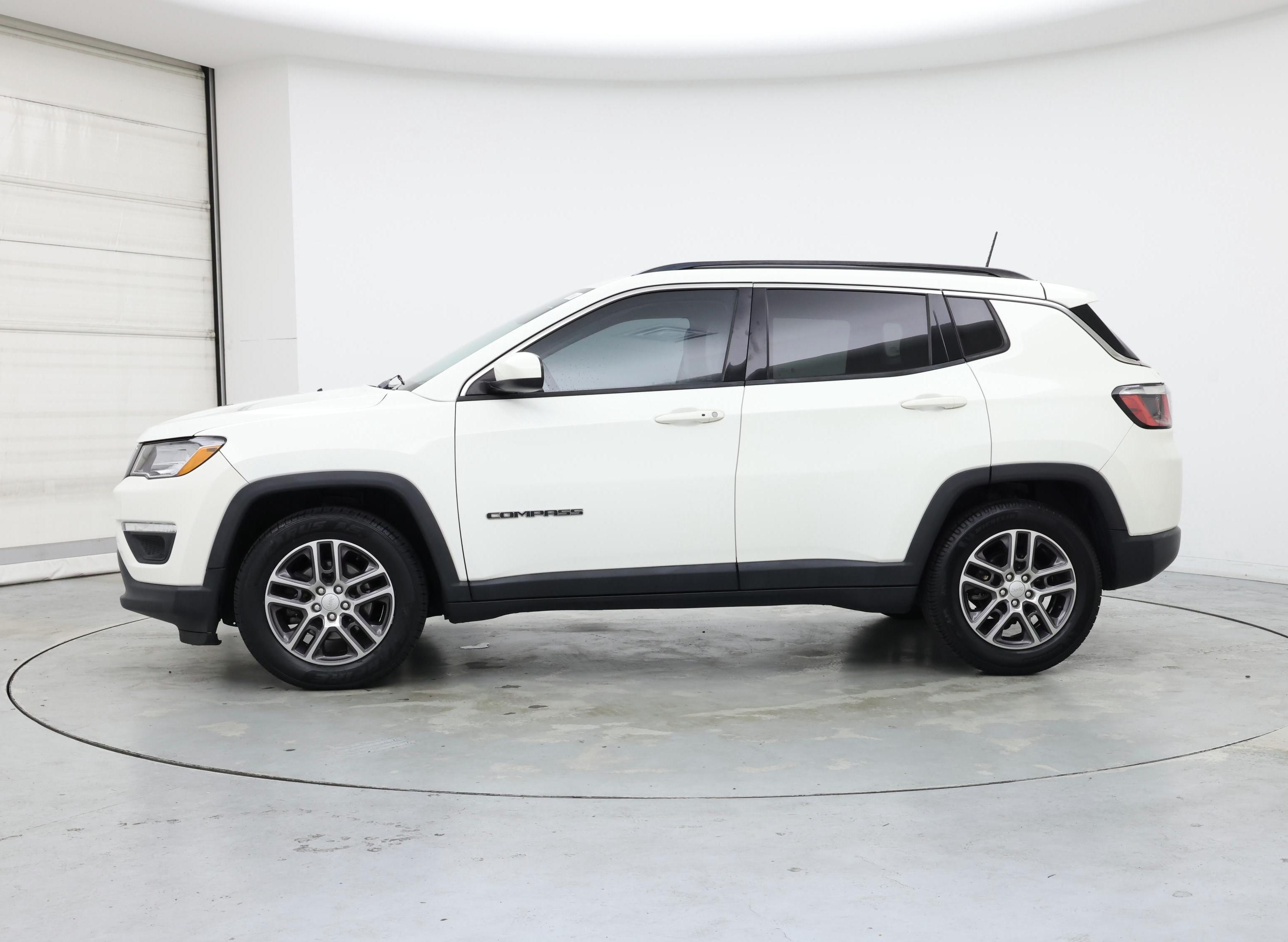 Thumbnail: 2019 Jeep Compass - 3