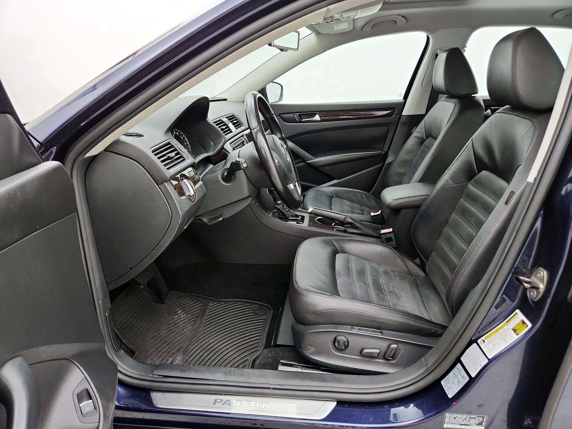 Thumbnail: 2015 Volkswagen Passat - 11
