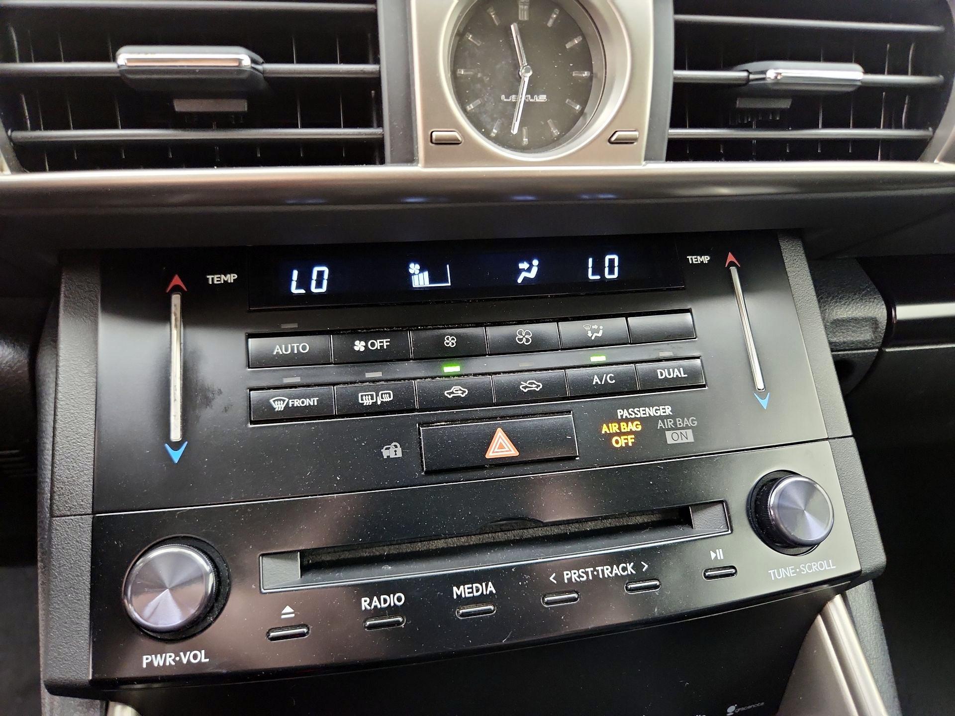 Thumbnail: 2014 Lexus IS - 16