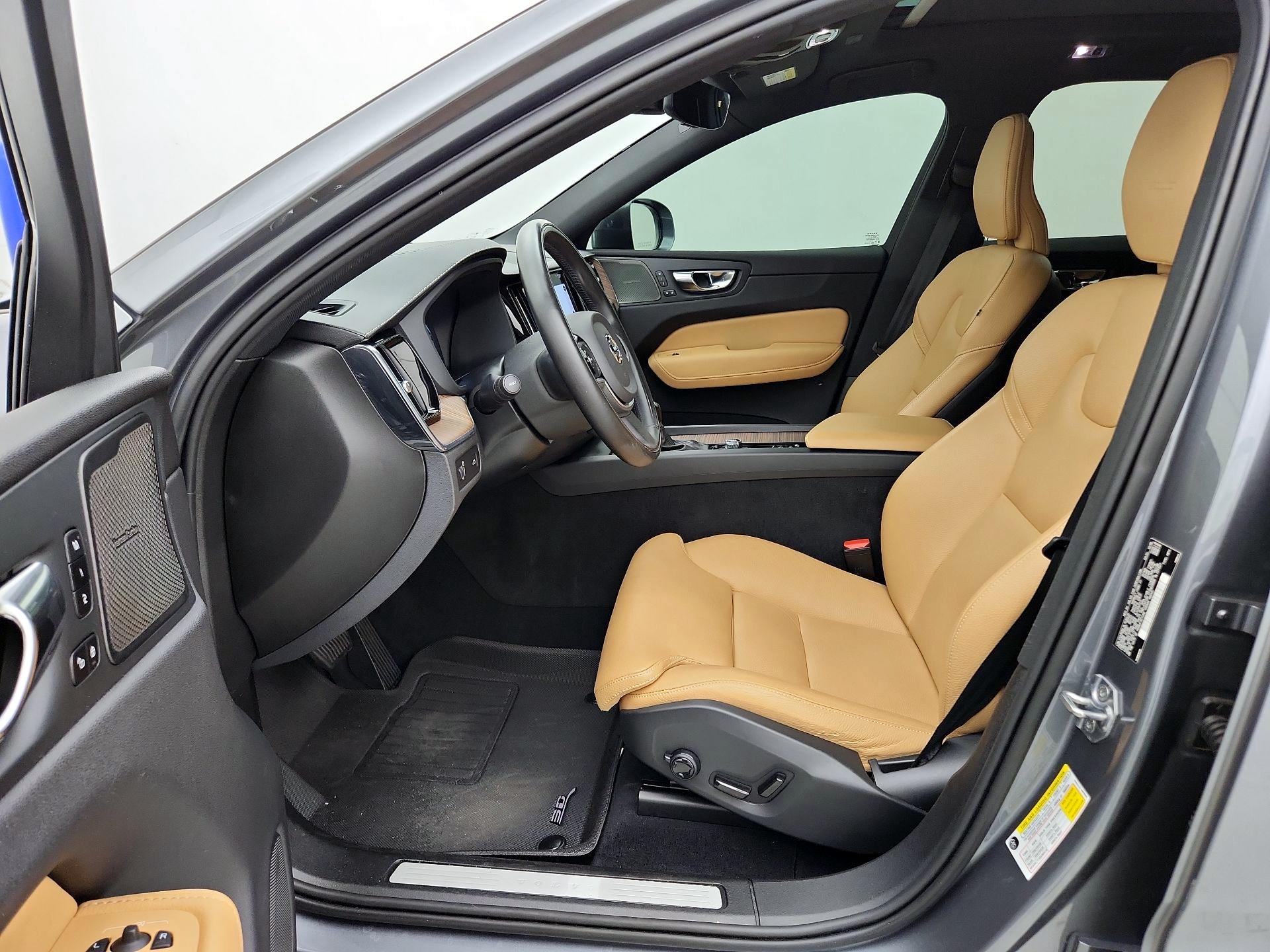 Thumbnail: 2020 Volvo XC60 - 11