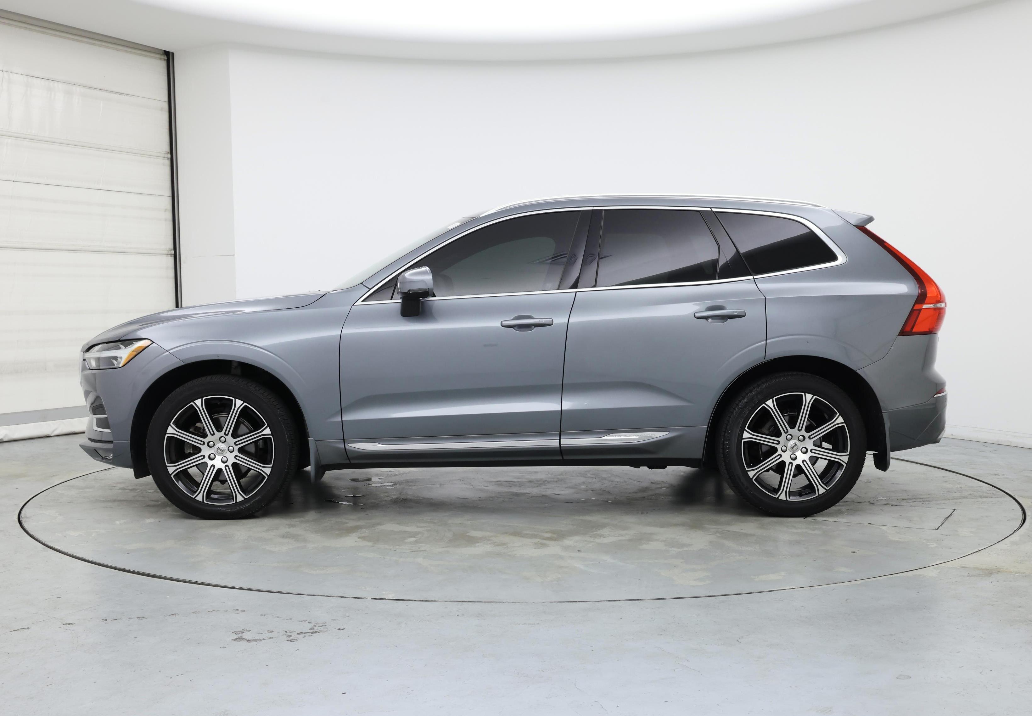 Thumbnail: 2020 Volvo XC60 - 3